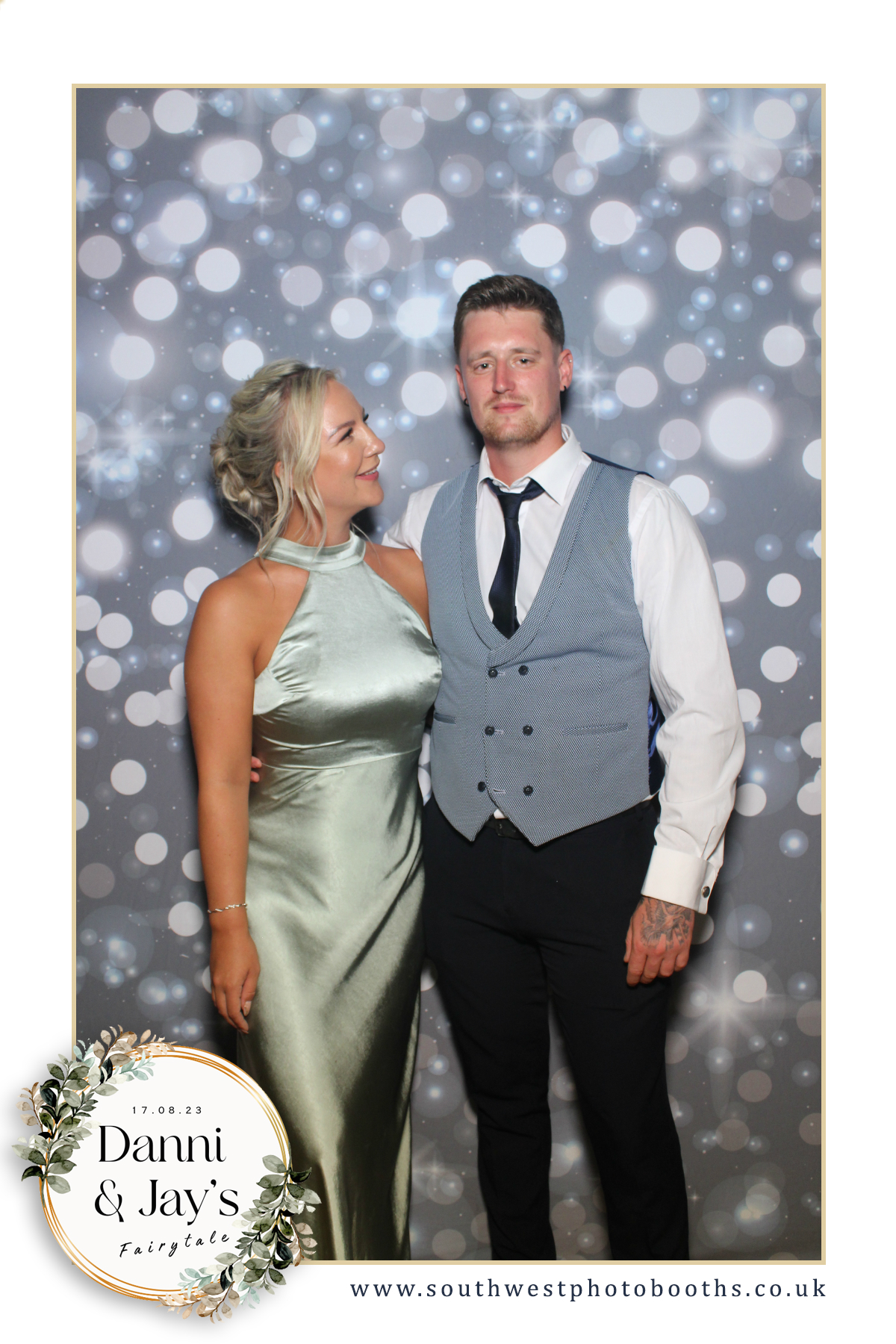 Danni and Jay’s Fairytale | View more photos from the event at gallery.southwestphotobooths.co.uk/u/SWPB/Danni-and-Jay’s-Fairytale
