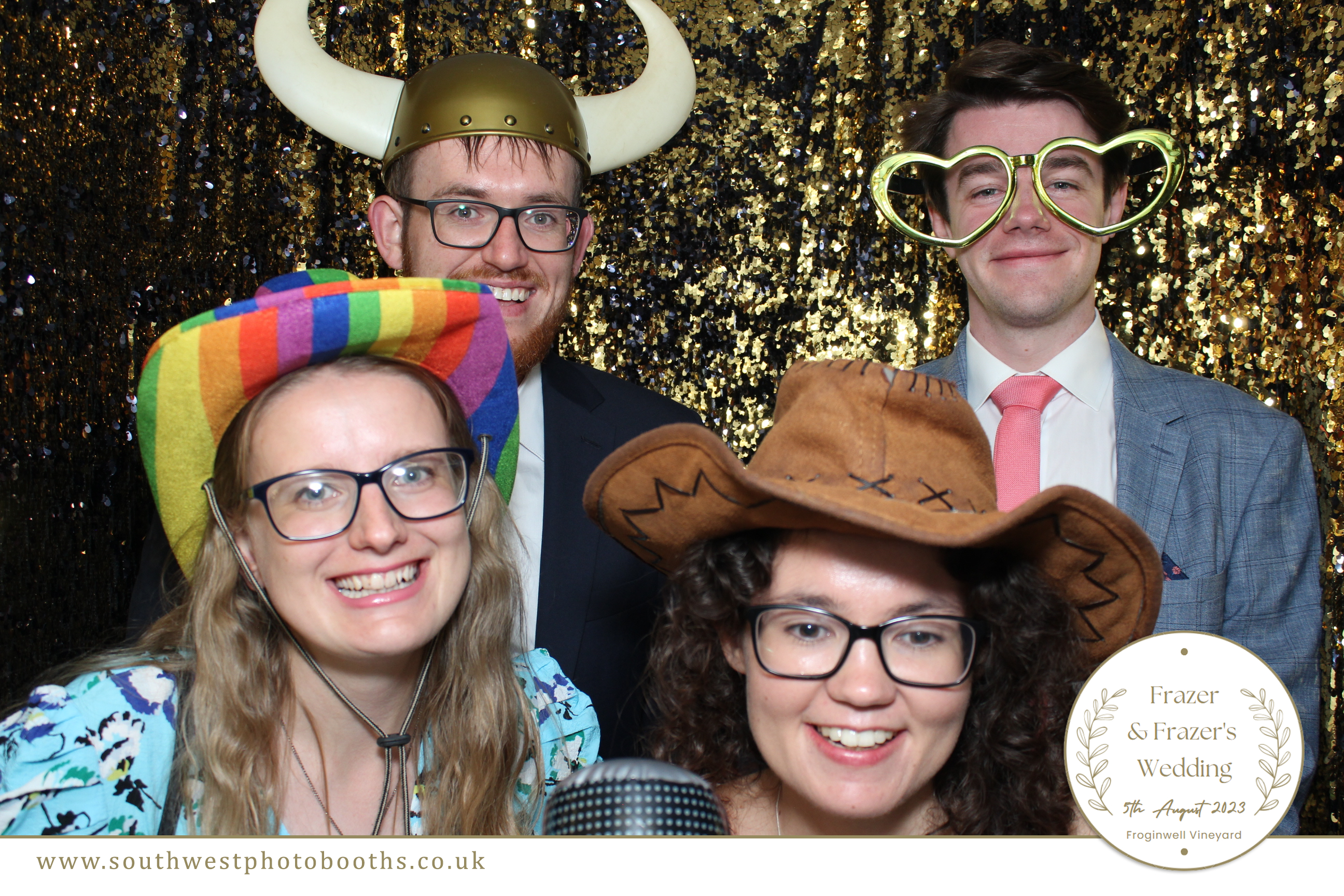 Frazer and Frazer | View more photos from the event at gallery.southwestphotobooths.co.uk/u/SWPB/Frazer-and-Frazer