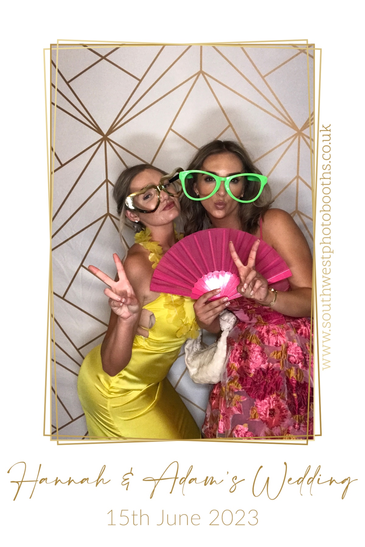 Hannah & Adam | View more photos from the event at gallery.southwestphotobooths.co.uk/u/SWPB/Hannah-Adam