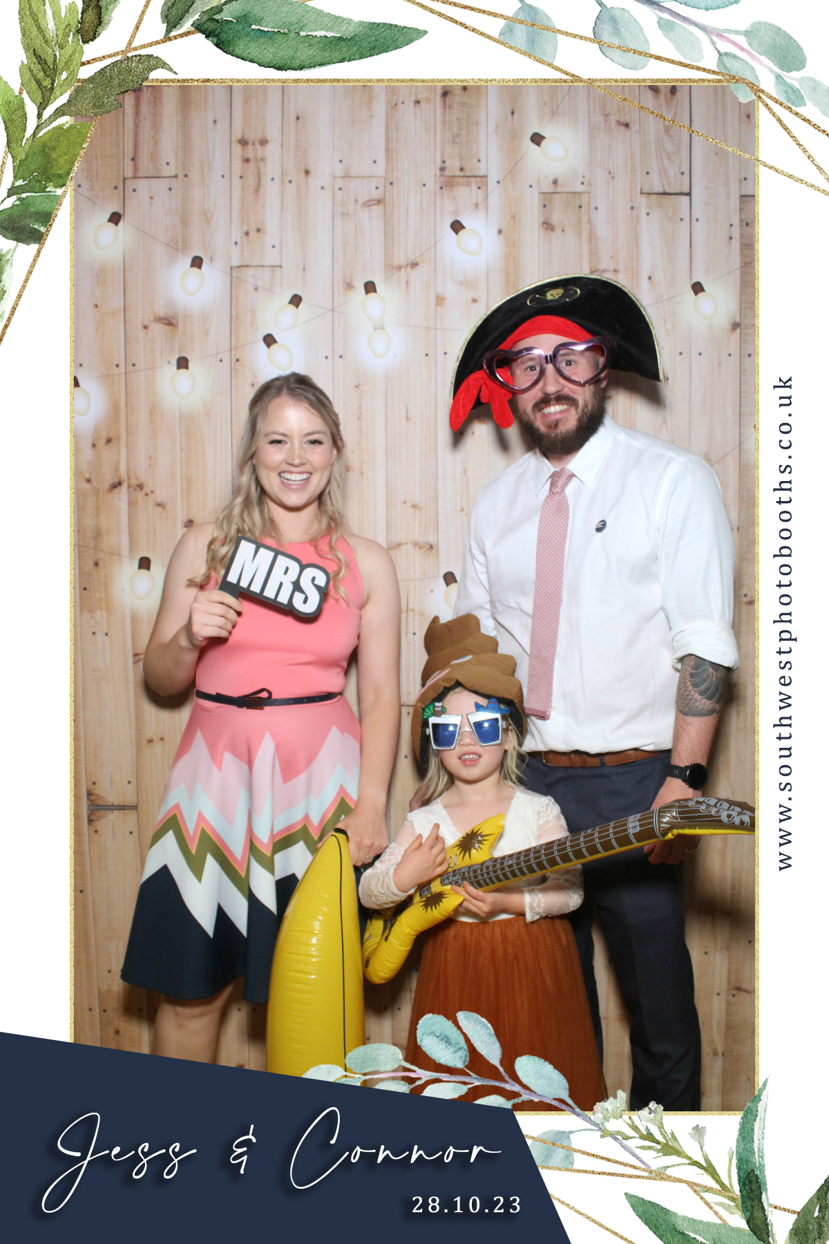 Jess & Connor | View more photos from the event at gallery.southwestphotobooths.co.uk/u/SWPB/Jess-Connor