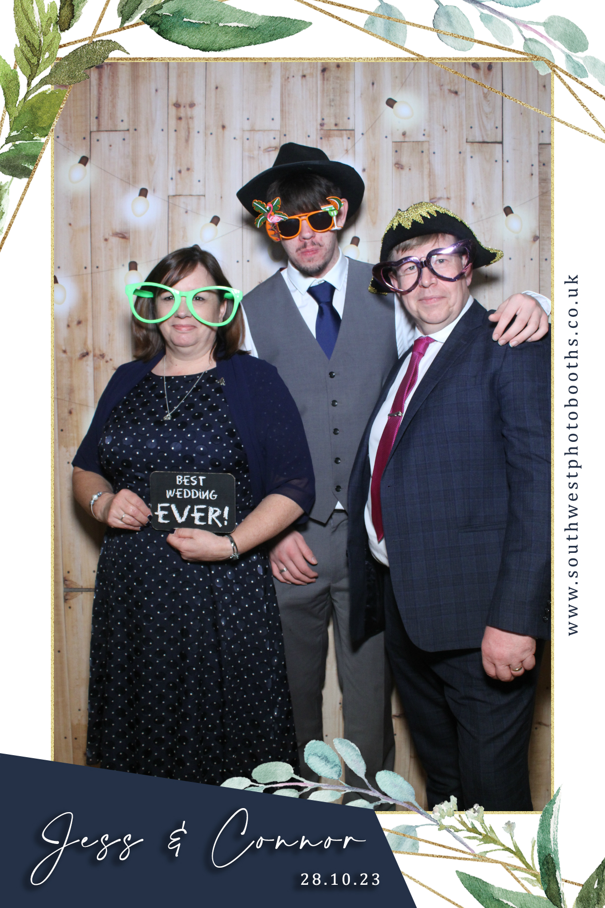 Jess & Connor | View more photos from the event at gallery.southwestphotobooths.co.uk/u/SWPB/Jess-Connor
