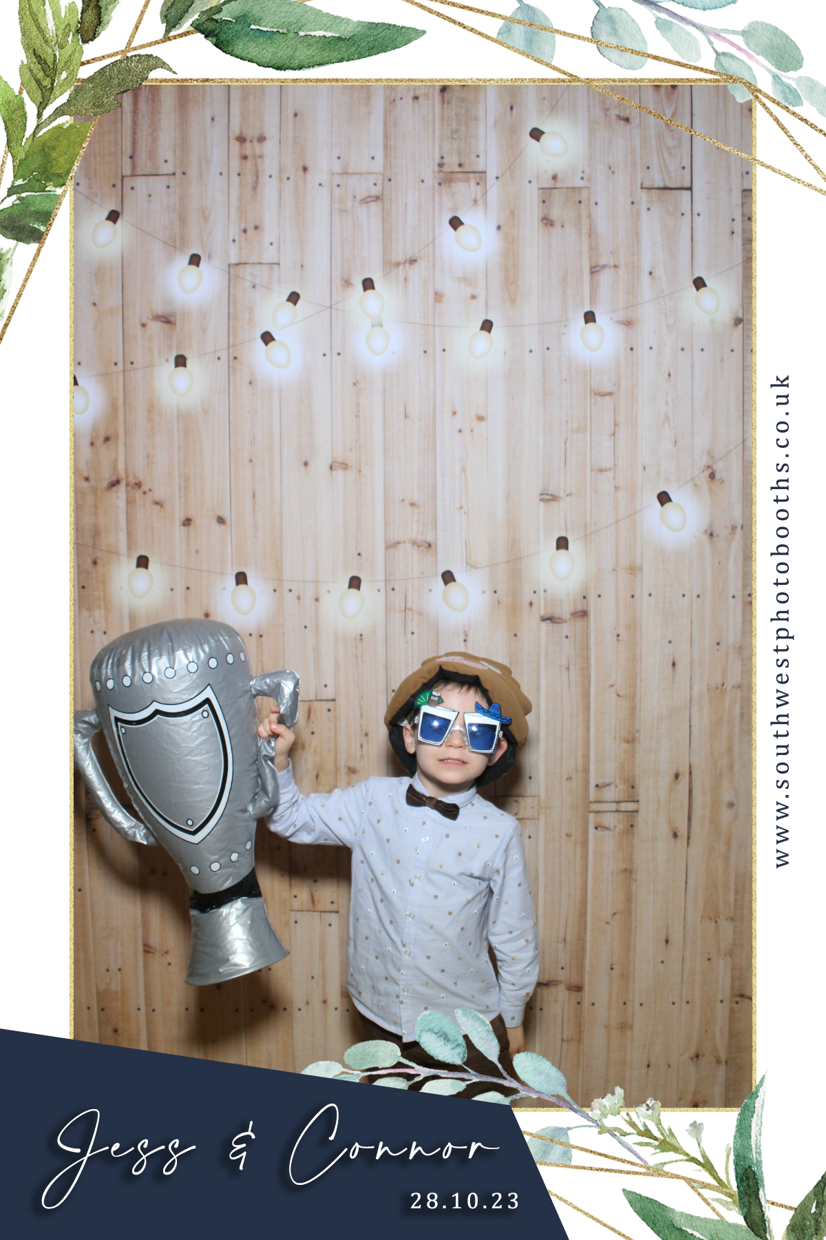 Jess & Connor | View more photos from the event at gallery.southwestphotobooths.co.uk/u/SWPB/Jess-Connor