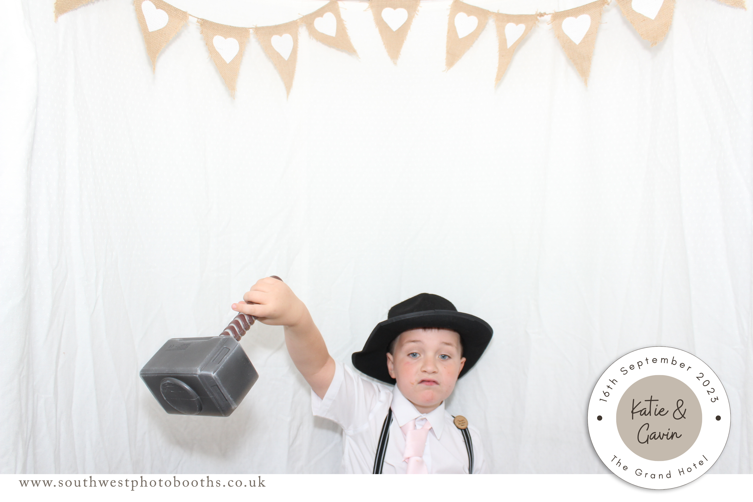 Katie & Gavin | View more photos from the event at gallery.southwestphotobooths.co.uk/u/SWPB/Katie-Gavin