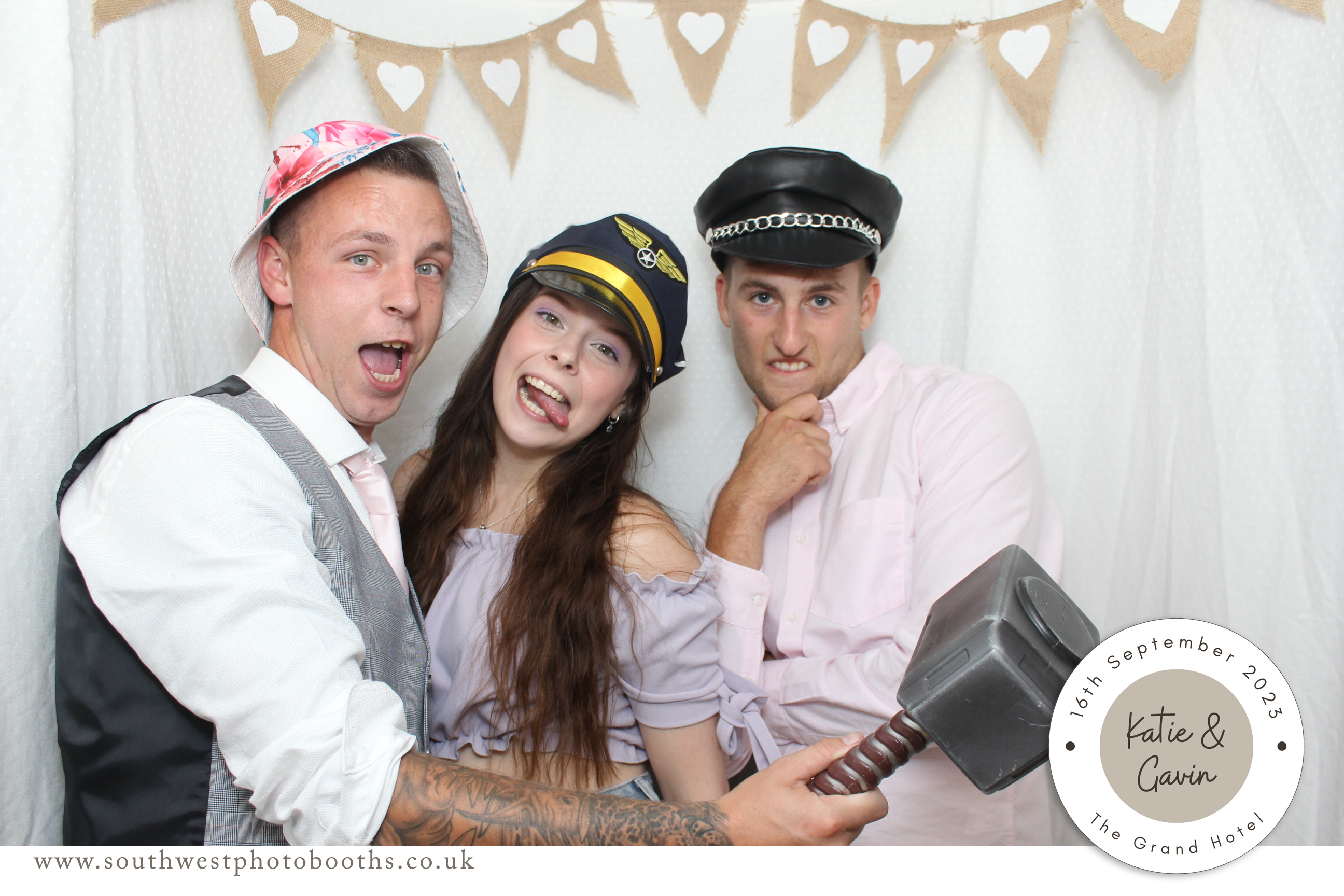 Katie & Gavin | View more photos from the event at gallery.southwestphotobooths.co.uk/u/SWPB/Katie-Gavin
