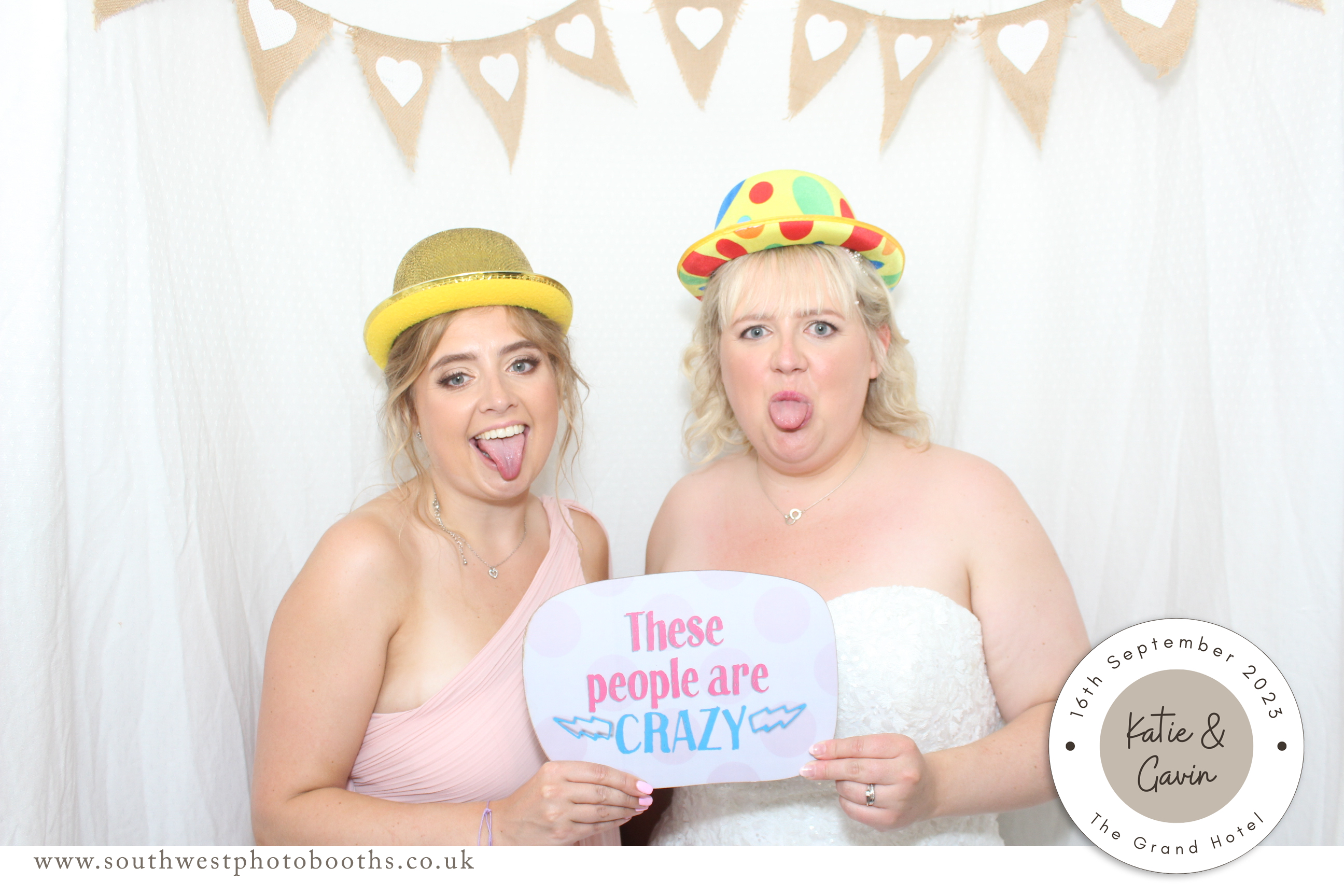 Katie & Gavin | View more photos from the event at gallery.southwestphotobooths.co.uk/u/SWPB/Katie-Gavin