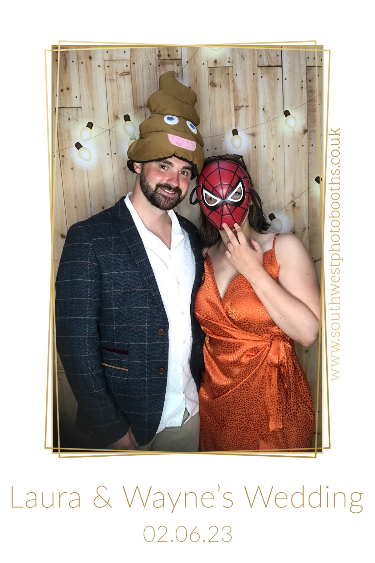 Laura and Wayne | View more photos from the event at gallery.southwestphotobooths.co.uk/u/SWPB/Laura-and-Wayne