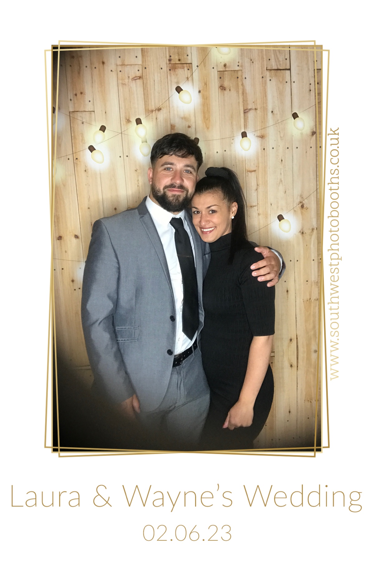 Laura and Wayne | View more photos from the event at gallery.southwestphotobooths.co.uk/u/SWPB/Laura-and-Wayne