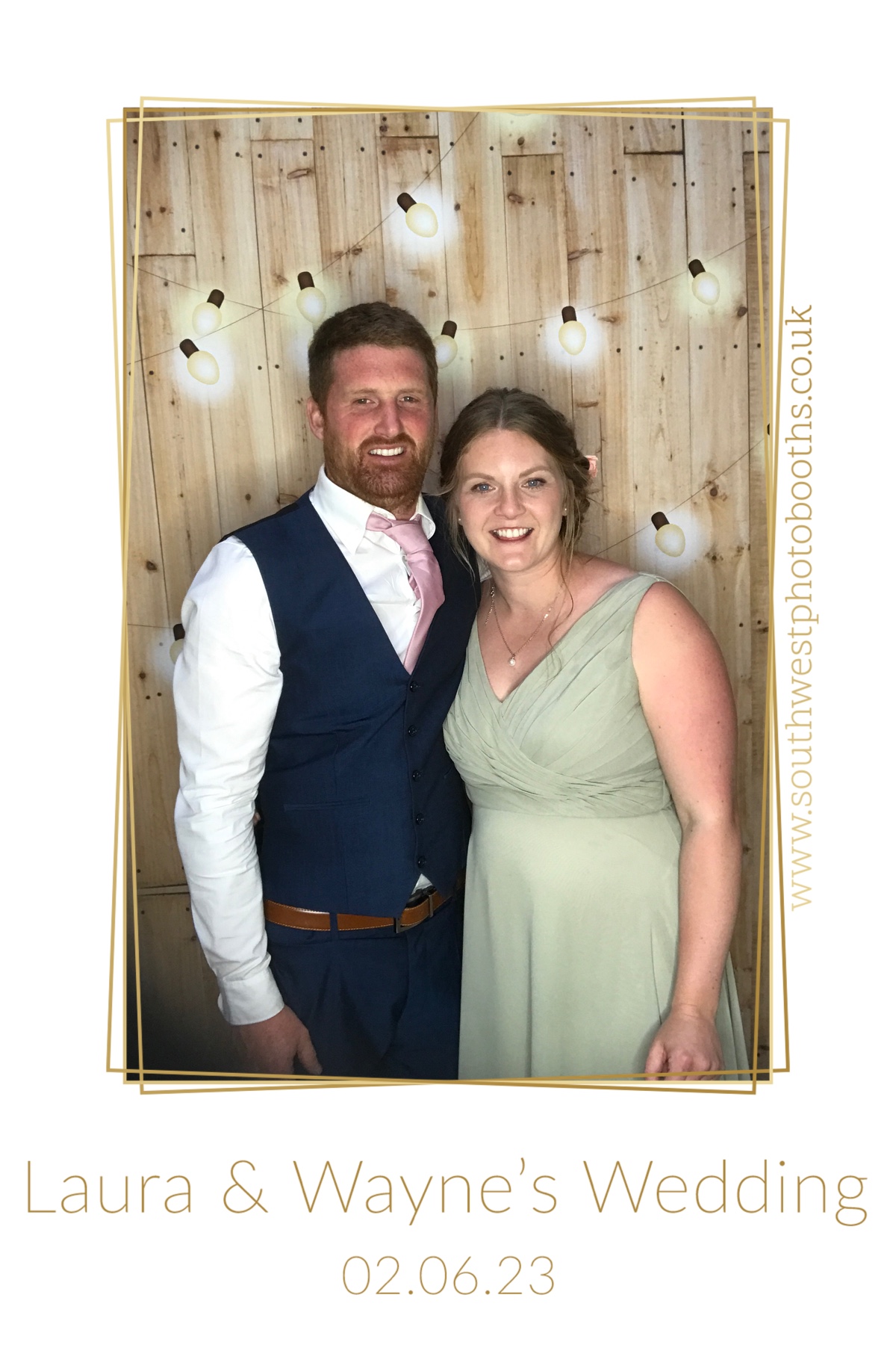 Laura and Wayne | View more photos from the event at gallery.southwestphotobooths.co.uk/u/SWPB/Laura-and-Wayne