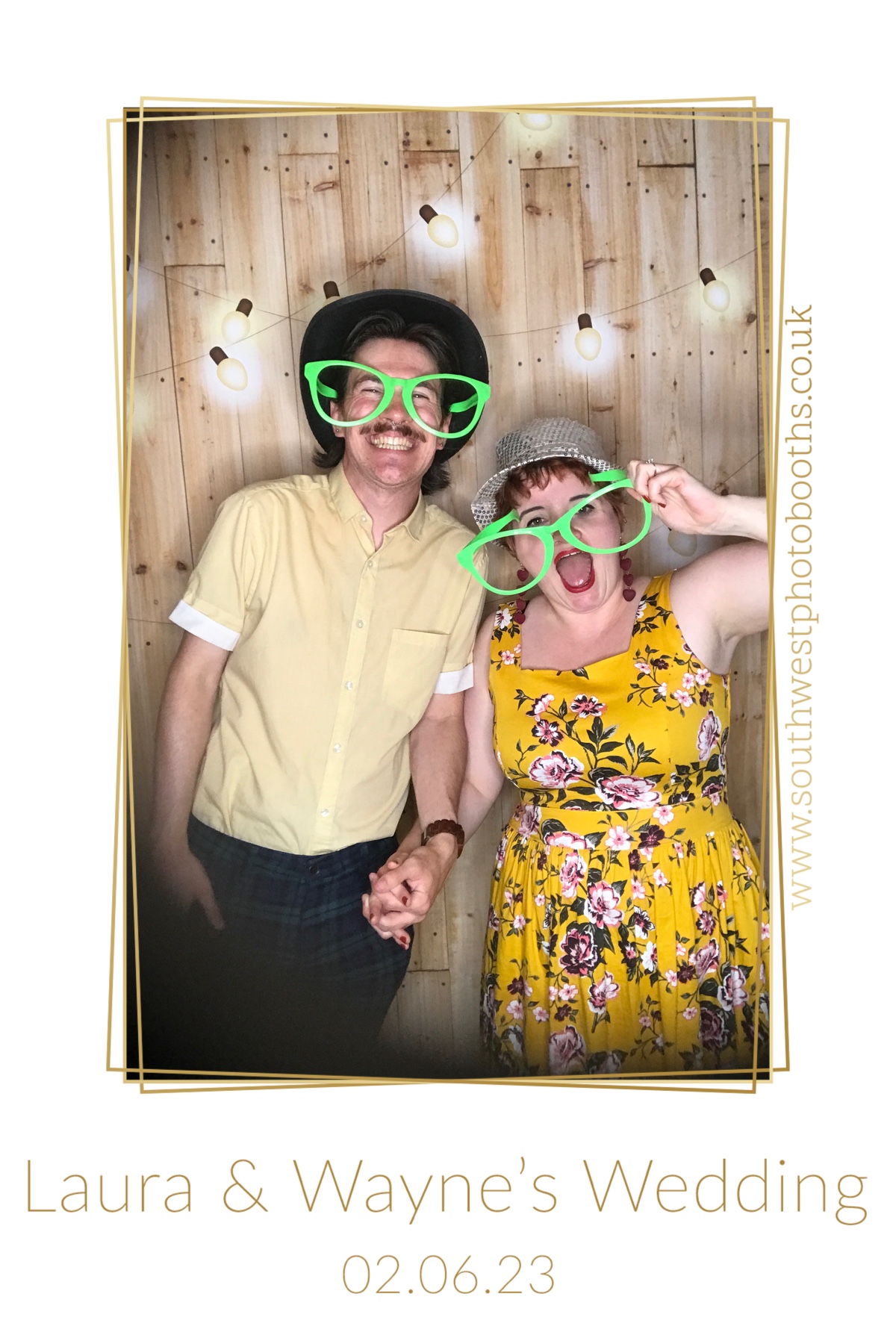 Laura and Wayne | View more photos from the event at gallery.southwestphotobooths.co.uk/u/SWPB/Laura-and-Wayne