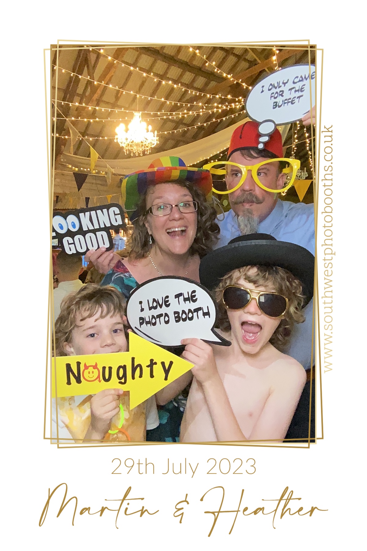 Martin & Heather | View more photos from the event at gallery.southwestphotobooths.co.uk/u/SWPB/Martin-Heather
