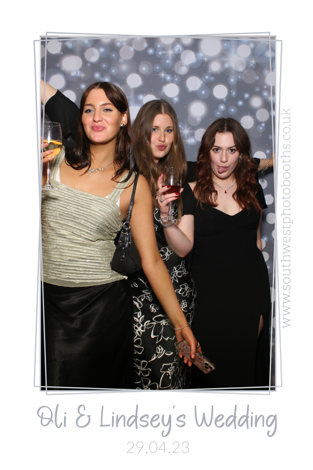 Oli & Lindsey's Wedding | View more photos from the event at gallery.southwestphotobooths.co.uk/u/SWPB/Oli-Lindseys-Wedding