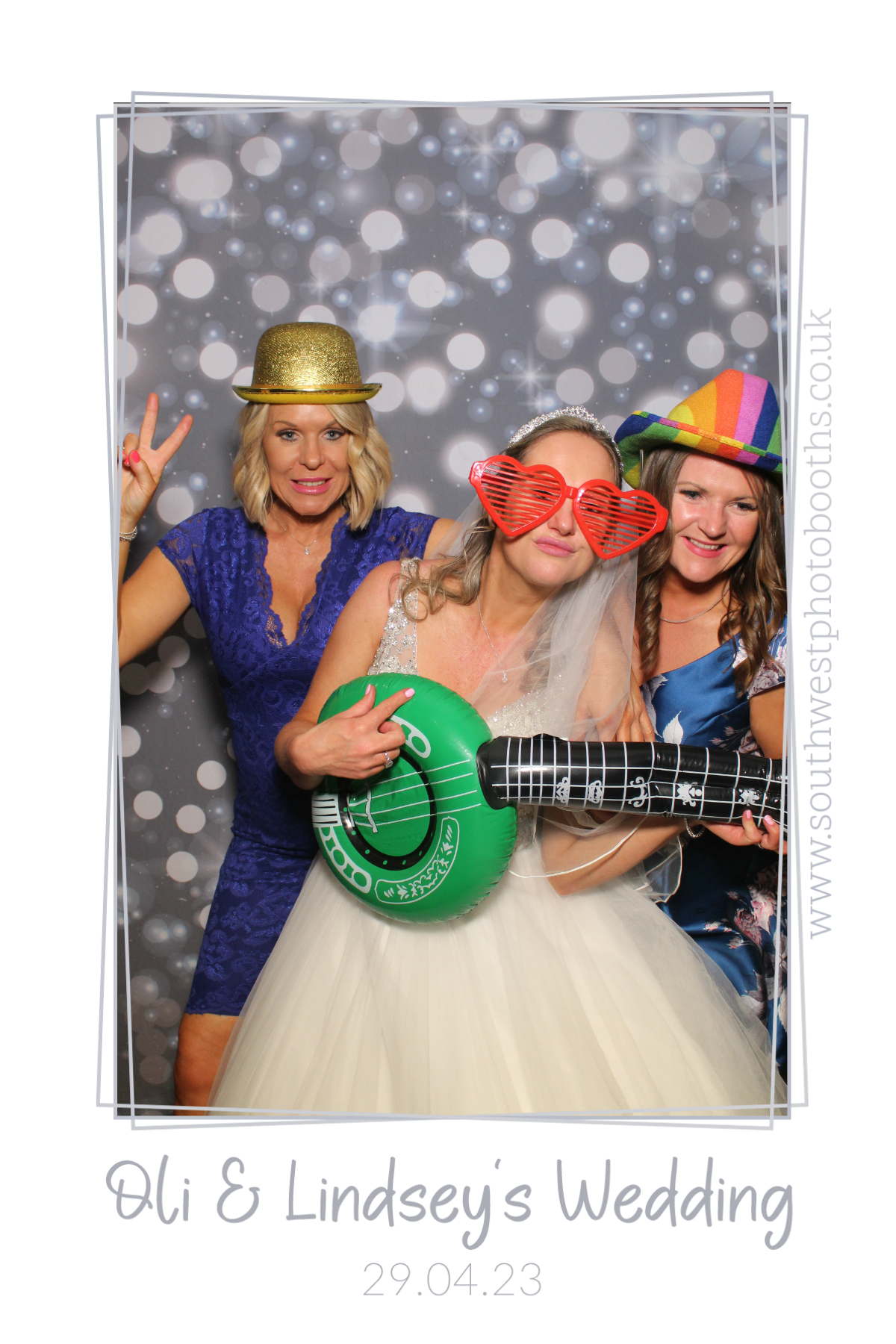 Oli & Lindsey's Wedding | View more photos from the event at gallery.southwestphotobooths.co.uk/u/SWPB/Oli-Lindseys-Wedding