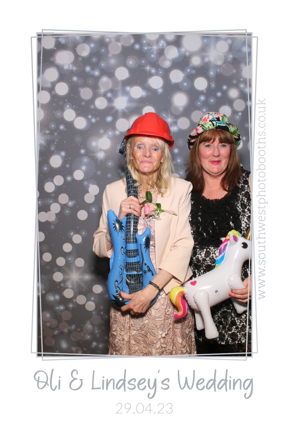 Oli & Lindsey's Wedding | View more photos from the event at gallery.southwestphotobooths.co.uk/u/SWPB/Oli-Lindseys-Wedding