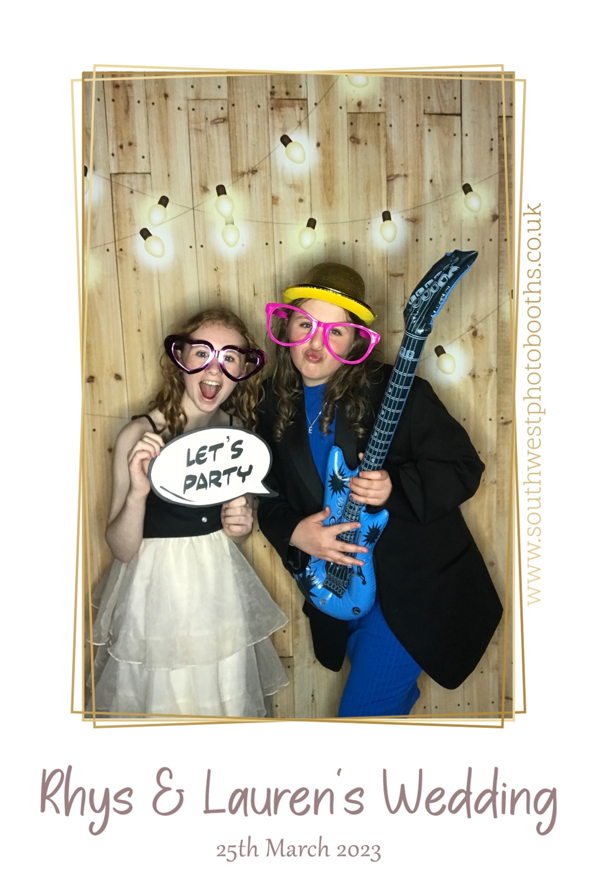 Rhys and Lauren | View more photos from the event at gallery.southwestphotobooths.co.uk/u/SWPB/Rhys-and-Lauren