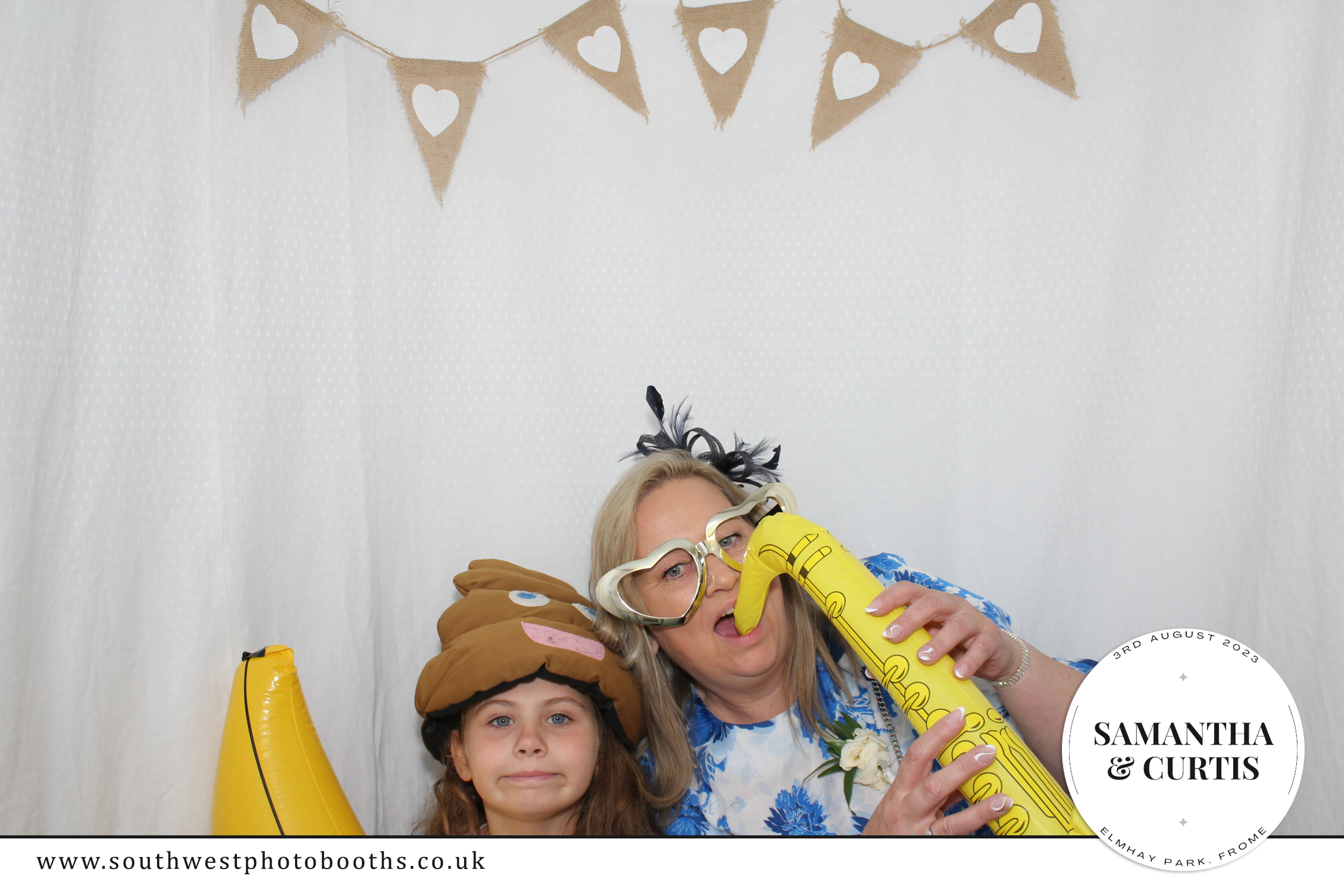 Samantha and Curtis | View more photos from the event at gallery.southwestphotobooths.co.uk/u/SWPB/Samantha-and-Curtis