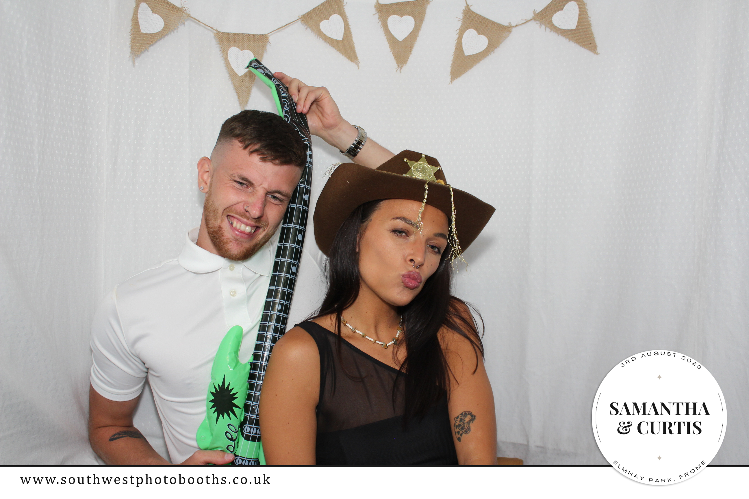 Samantha and Curtis | View more photos from the event at gallery.southwestphotobooths.co.uk/u/SWPB/Samantha-and-Curtis