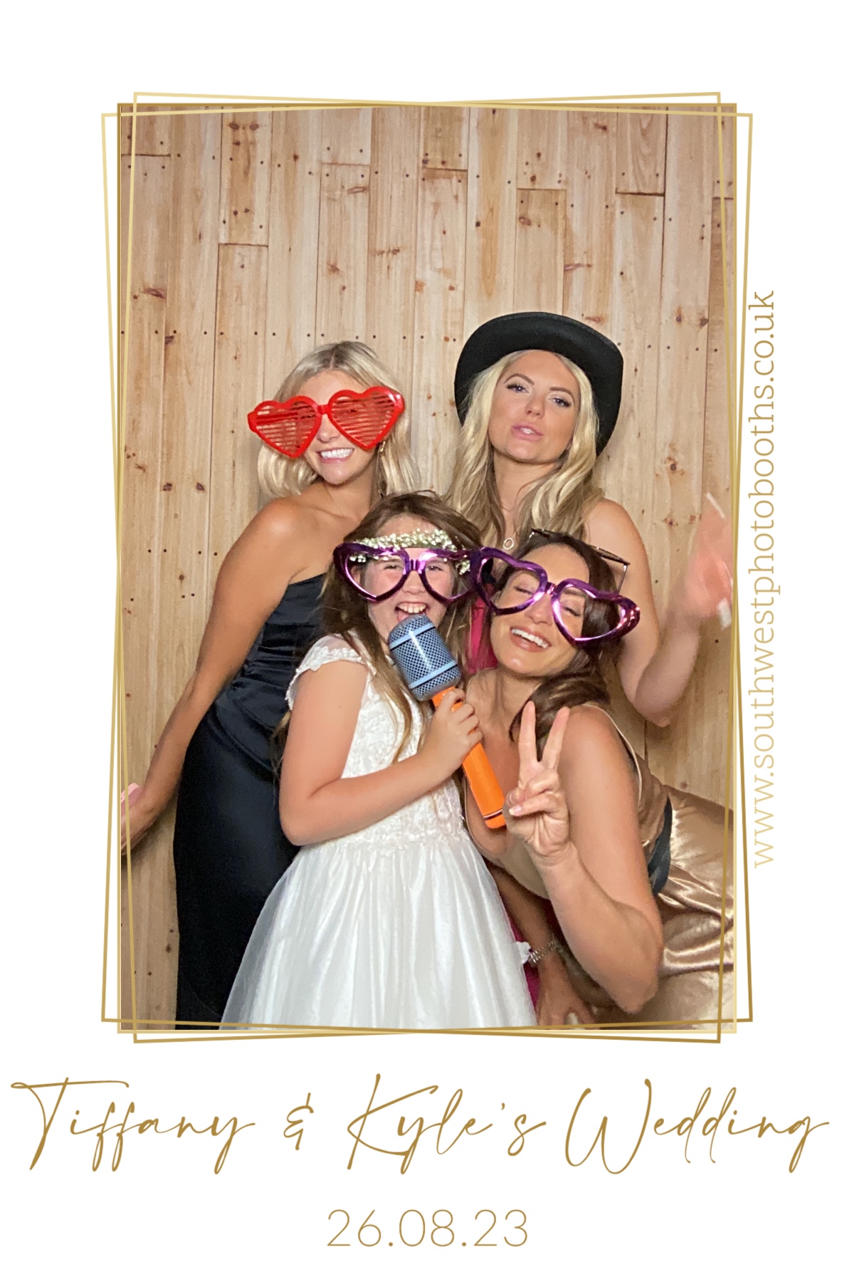 Tiffany and Kyle | View more photos from the event at gallery.southwestphotobooths.co.uk/u/SWPB/Tiffany-and-Kyle