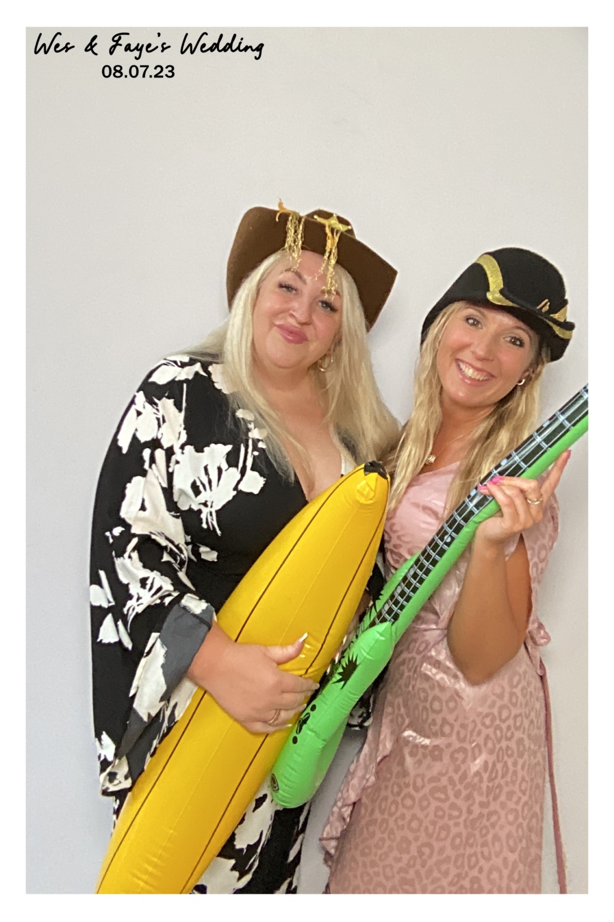 Wes and Faye | View more photos from the event at gallery.southwestphotobooths.co.uk/u/SWPB/Wes-and-Faye