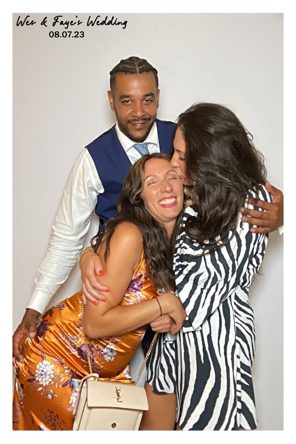 Wes and Faye | View more photos from the event at gallery.southwestphotobooths.co.uk/u/SWPB/Wes-and-Faye