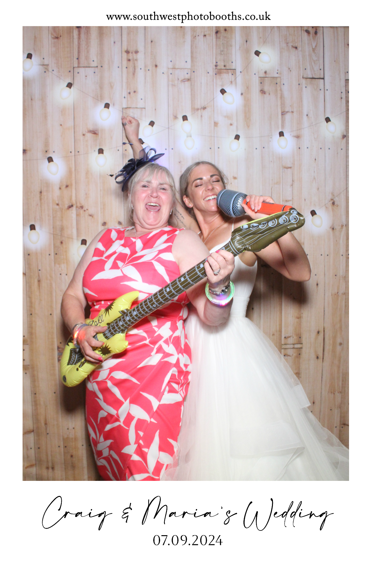 Craig & Maria | View more photos from the event at gallery.southwestphotobooths.co.uk/u/SWPB/Craig-Maria