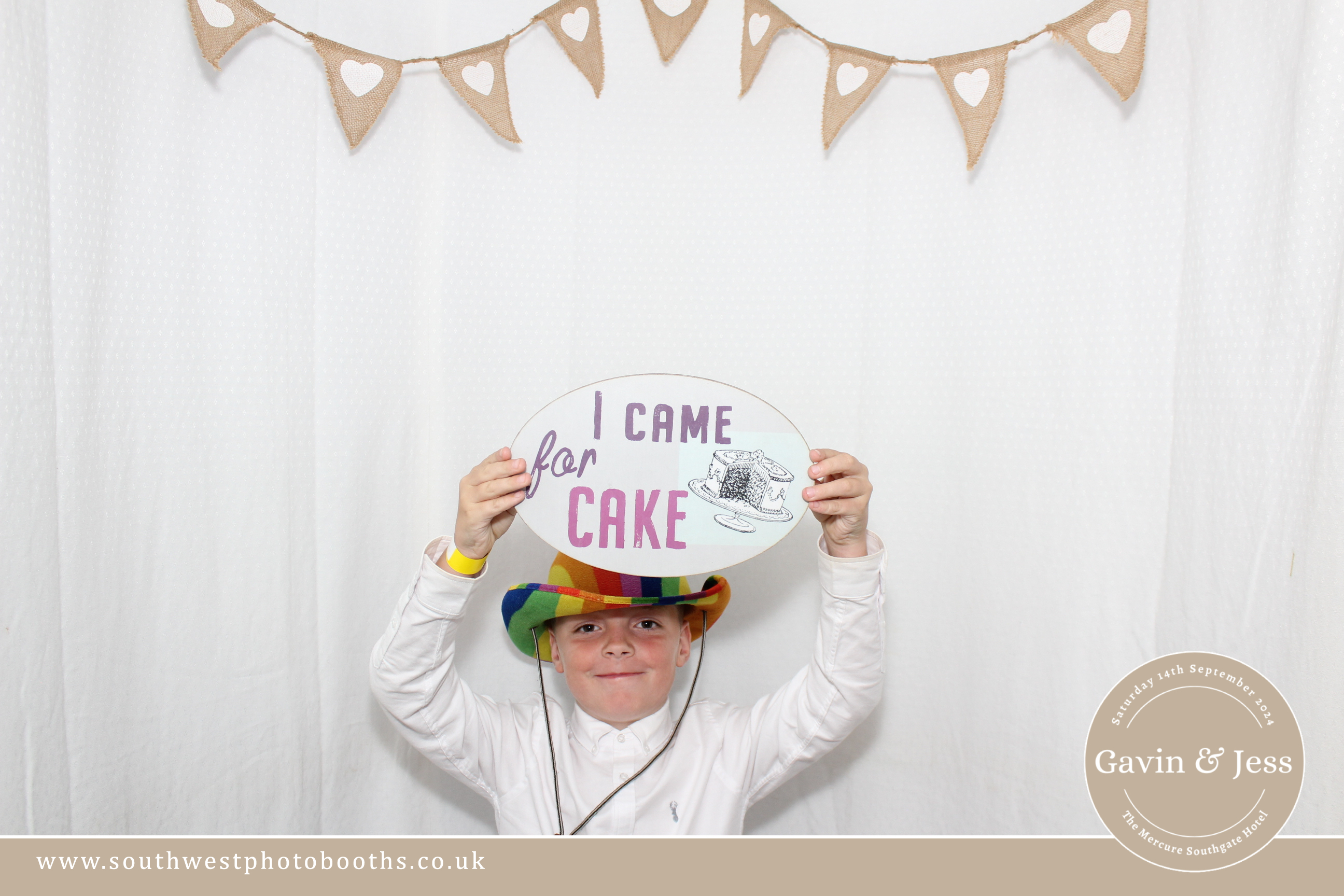Gavin and Jess | View more photos from the event at gallery.southwestphotobooths.co.uk/u/SWPB/Gavin-and-Jess