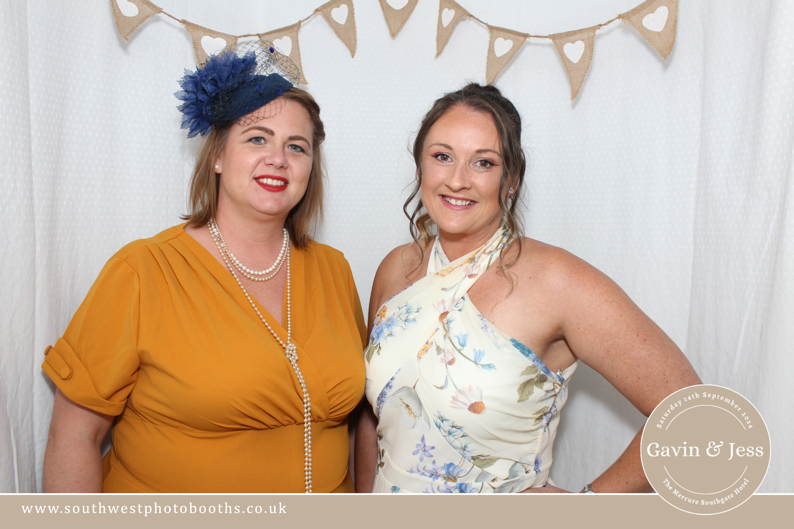 Gavin and Jess | View more photos from the event at gallery.southwestphotobooths.co.uk/u/SWPB/Gavin-and-Jess