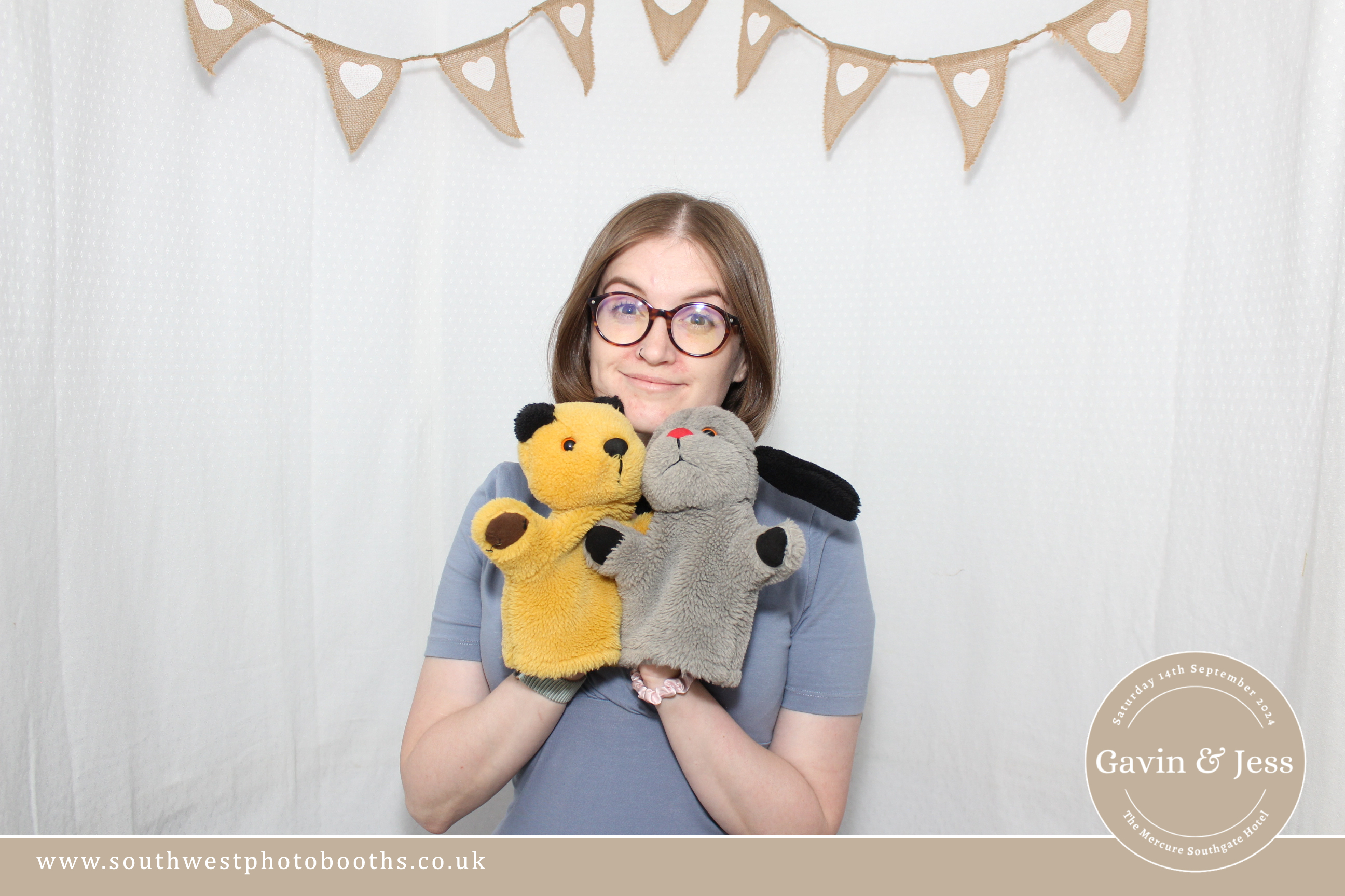 Gavin and Jess | View more photos from the event at gallery.southwestphotobooths.co.uk/u/SWPB/Gavin-and-Jess