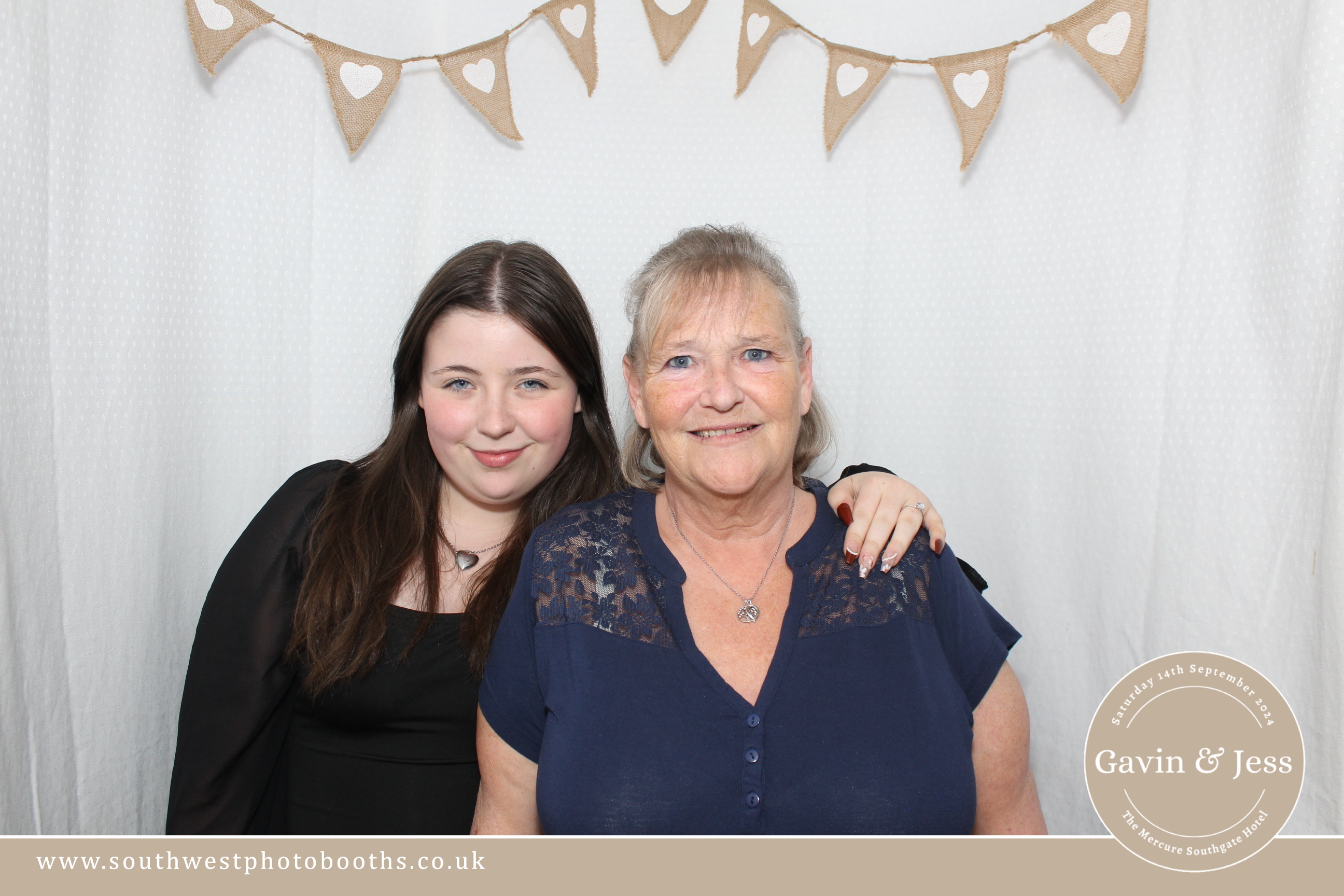 Gavin and Jess | View more photos from the event at gallery.southwestphotobooths.co.uk/u/SWPB/Gavin-and-Jess