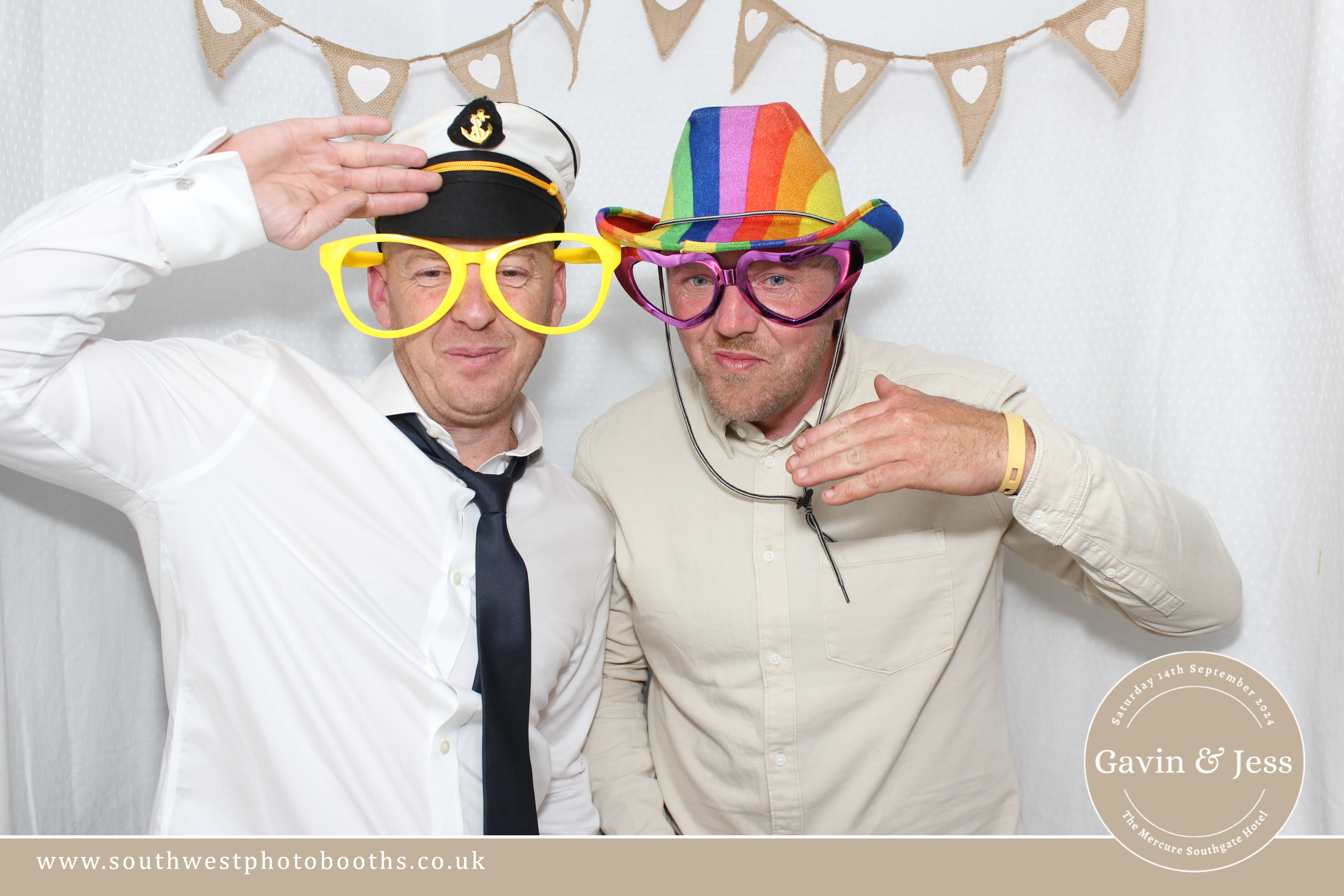 Gavin and Jess | View more photos from the event at gallery.southwestphotobooths.co.uk/u/SWPB/Gavin-and-Jess