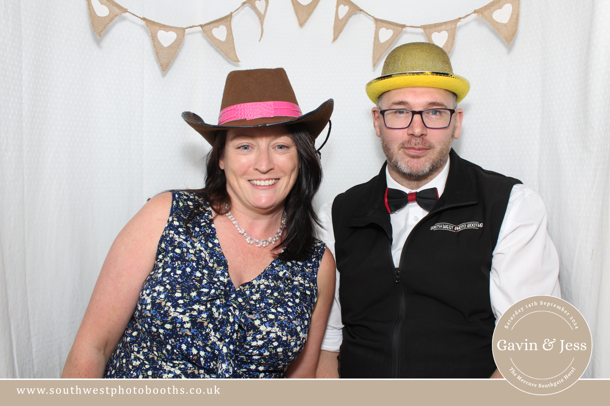 Gavin and Jess | View more photos from the event at gallery.southwestphotobooths.co.uk/u/SWPB/Gavin-and-Jess