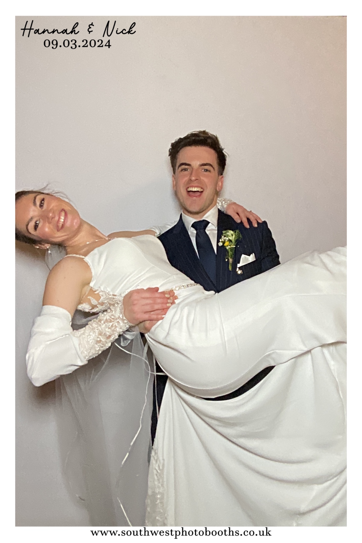 Hannah and Nick | View more photos from the event at gallery.southwestphotobooths.co.uk/u/SWPB/Hannah-and-Nick