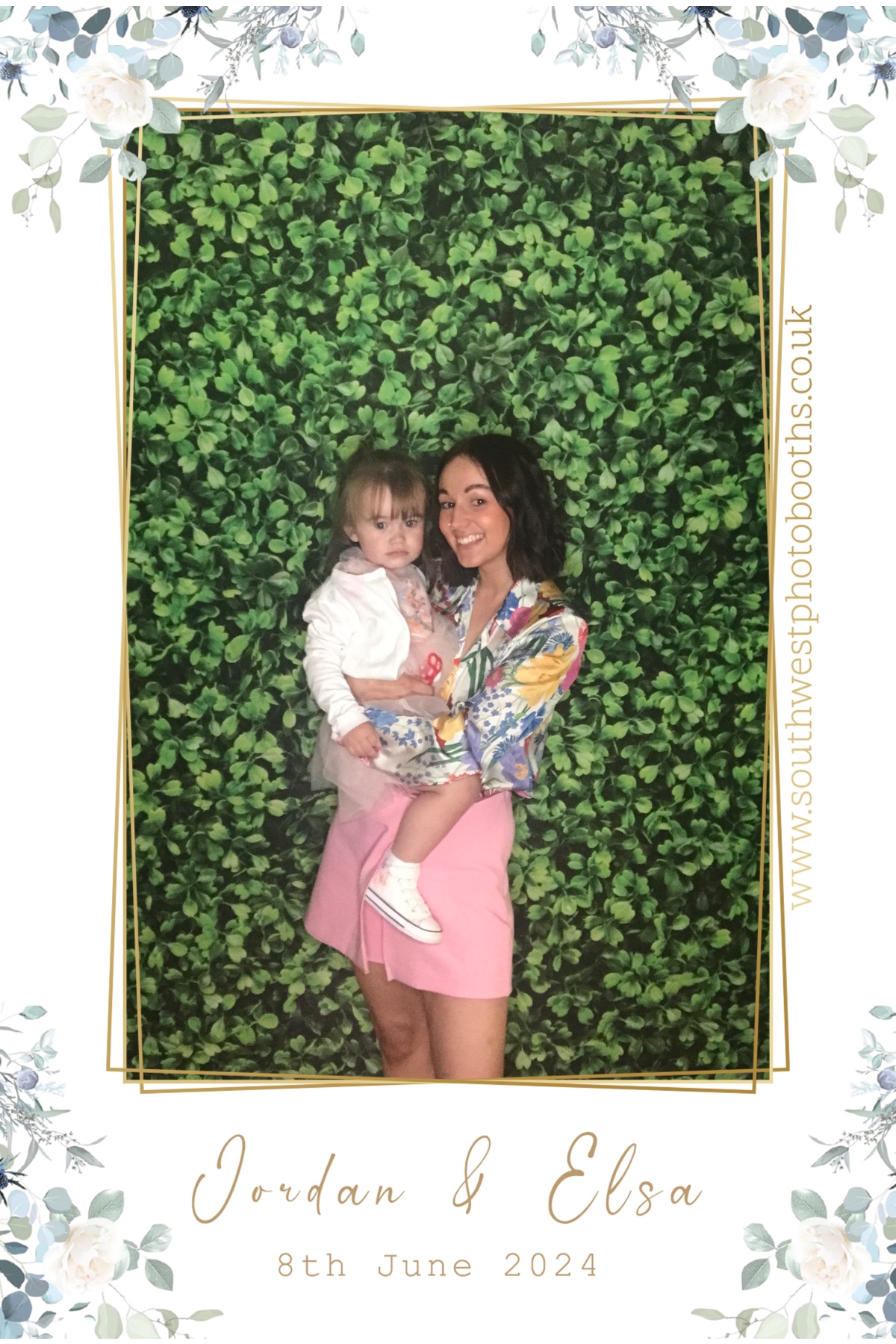 Jordan and Elsa | View more photos from the event at gallery.southwestphotobooths.co.uk/u/SWPB/Jordan-and-Elsa