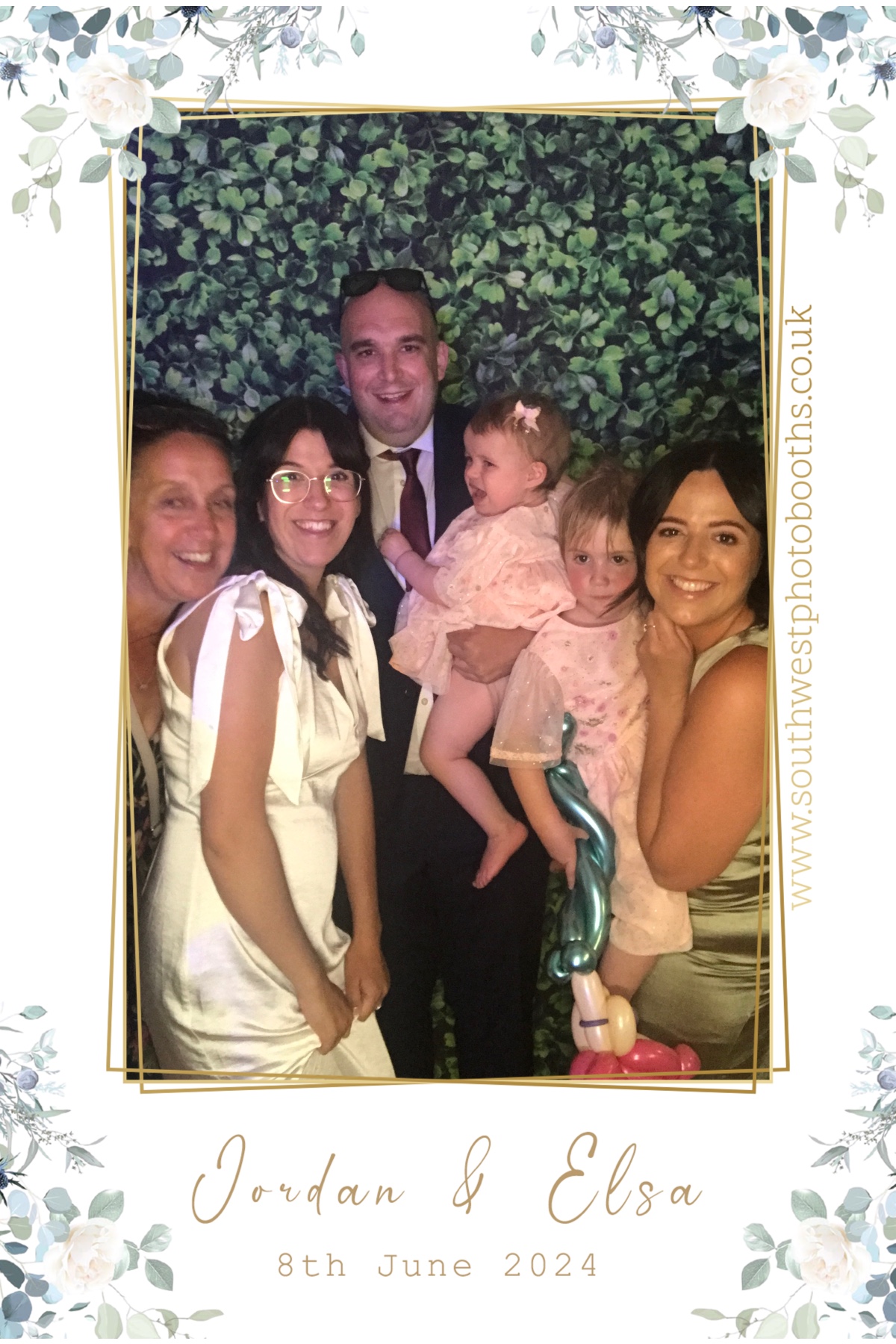 Jordan and Elsa | View more photos from the event at gallery.southwestphotobooths.co.uk/u/SWPB/Jordan-and-Elsa