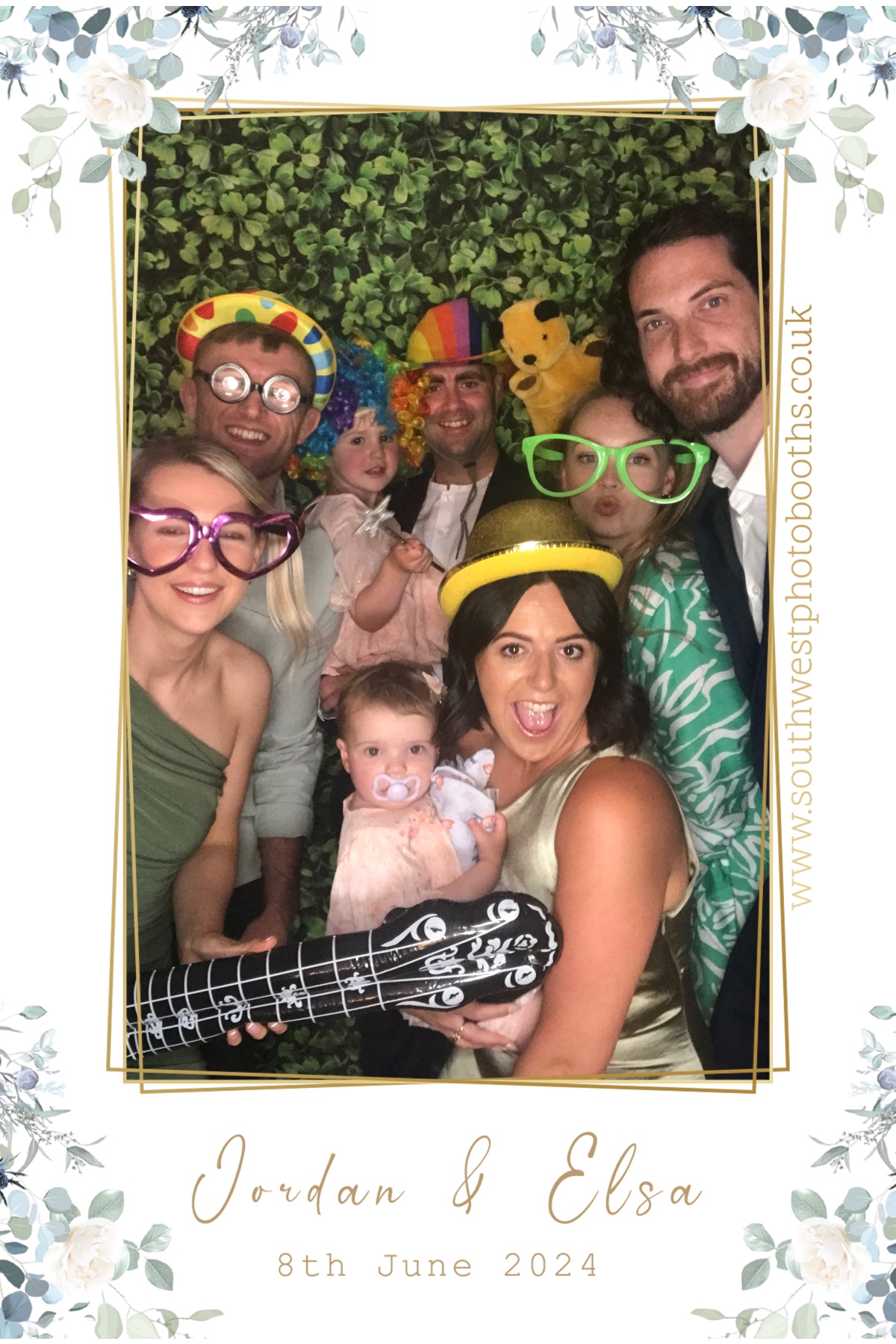 Jordan and Elsa | View more photos from the event at gallery.southwestphotobooths.co.uk/u/SWPB/Jordan-and-Elsa