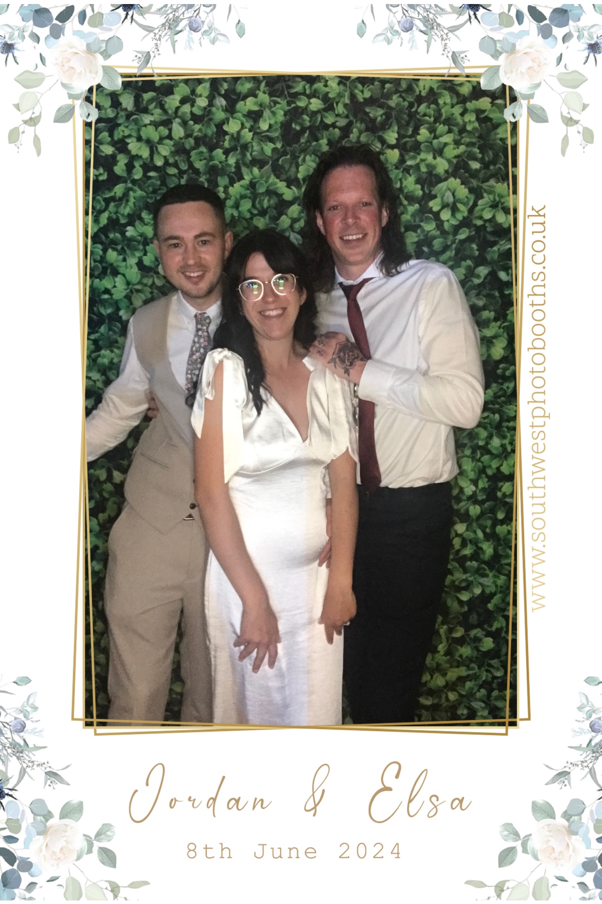 Jordan and Elsa | View more photos from the event at gallery.southwestphotobooths.co.uk/u/SWPB/Jordan-and-Elsa
