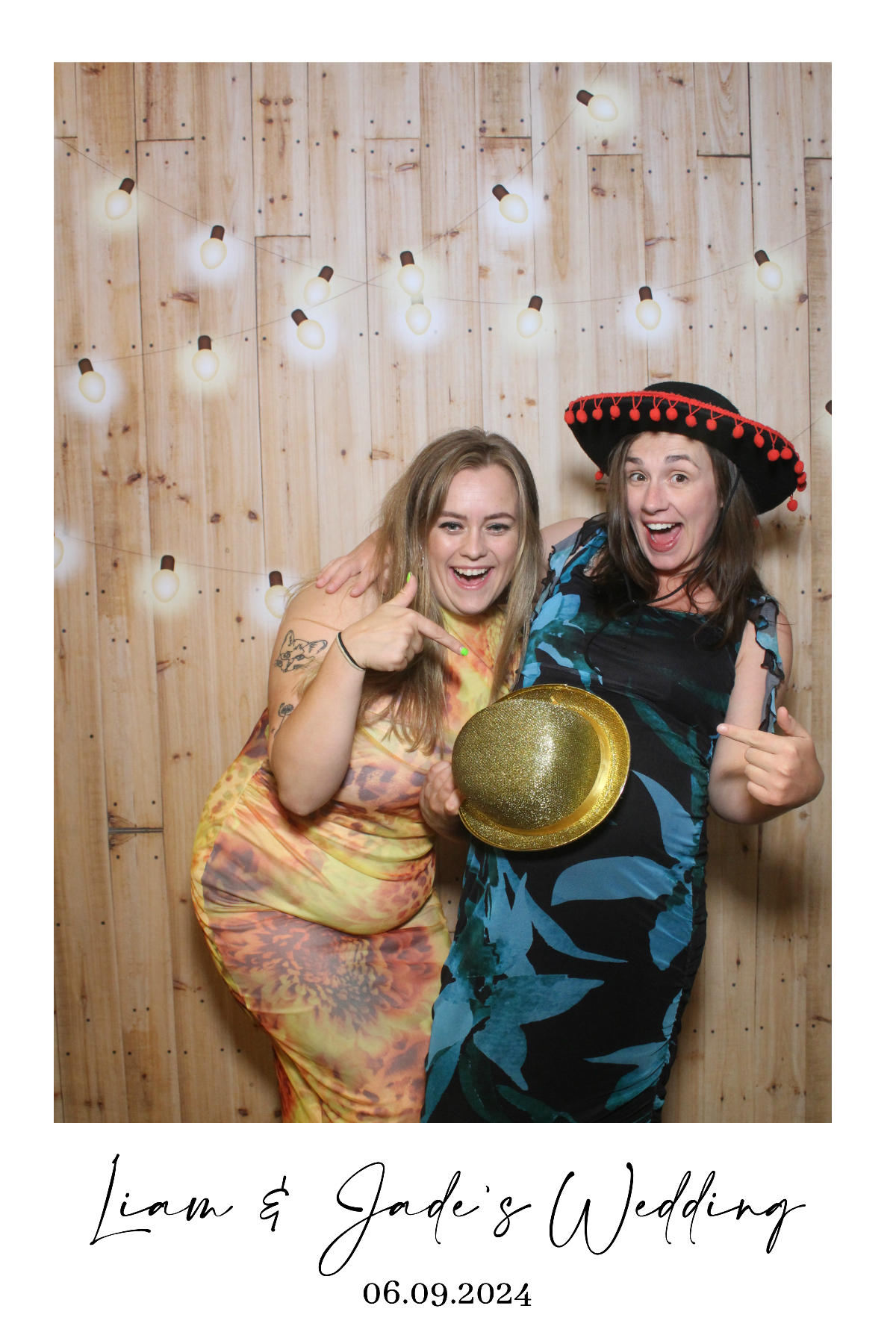 Liam & Jade | View more photos from the event at gallery.southwestphotobooths.co.uk/u/SWPB/Liam-Jade