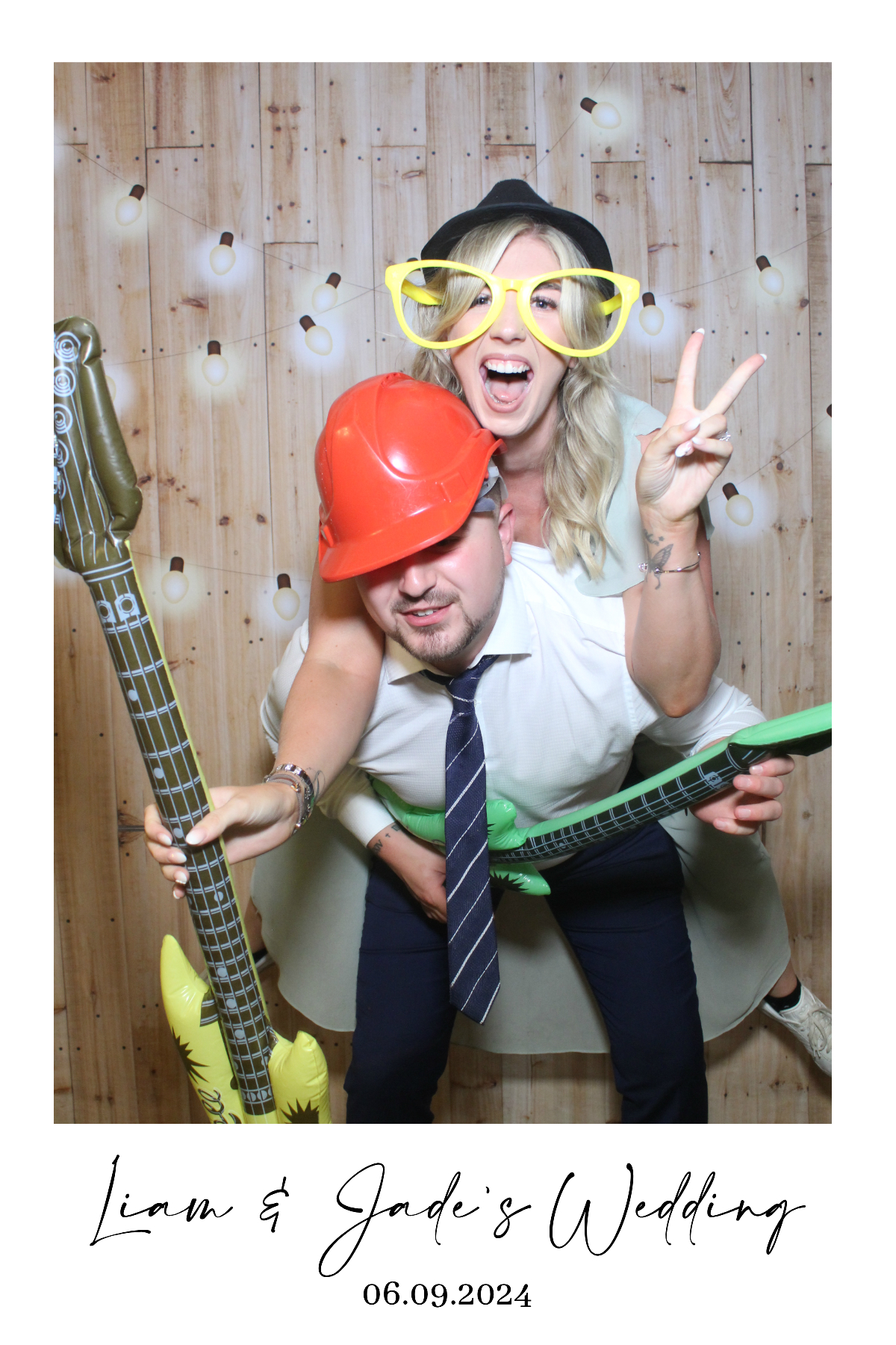Liam & Jade | View more photos from the event at gallery.southwestphotobooths.co.uk/u/SWPB/Liam-Jade