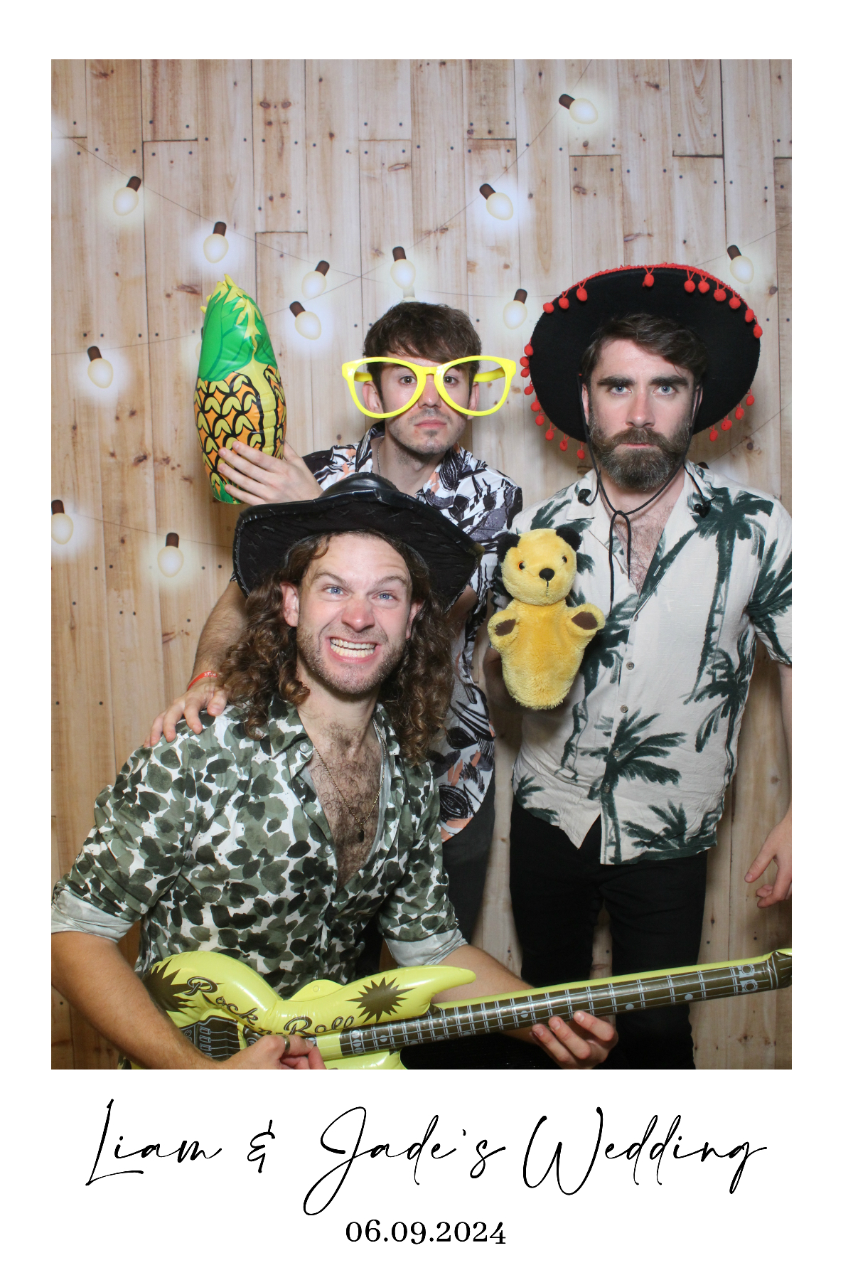 Liam & Jade | View more photos from the event at gallery.southwestphotobooths.co.uk/u/SWPB/Liam-Jade