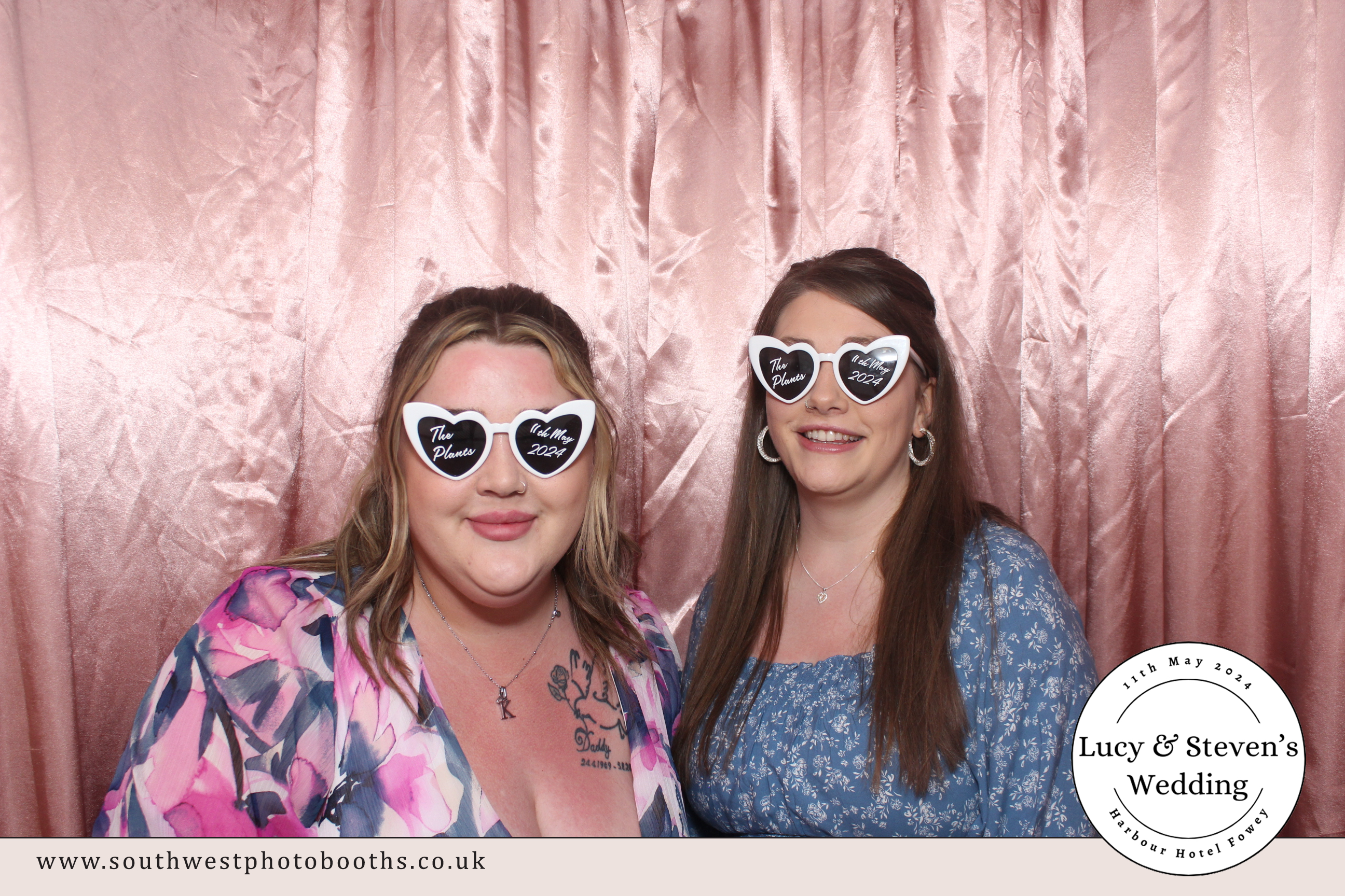 Lucy and Steven | View more photos from the event at gallery.southwestphotobooths.co.uk/u/SWPB/Lucy-and-Steven