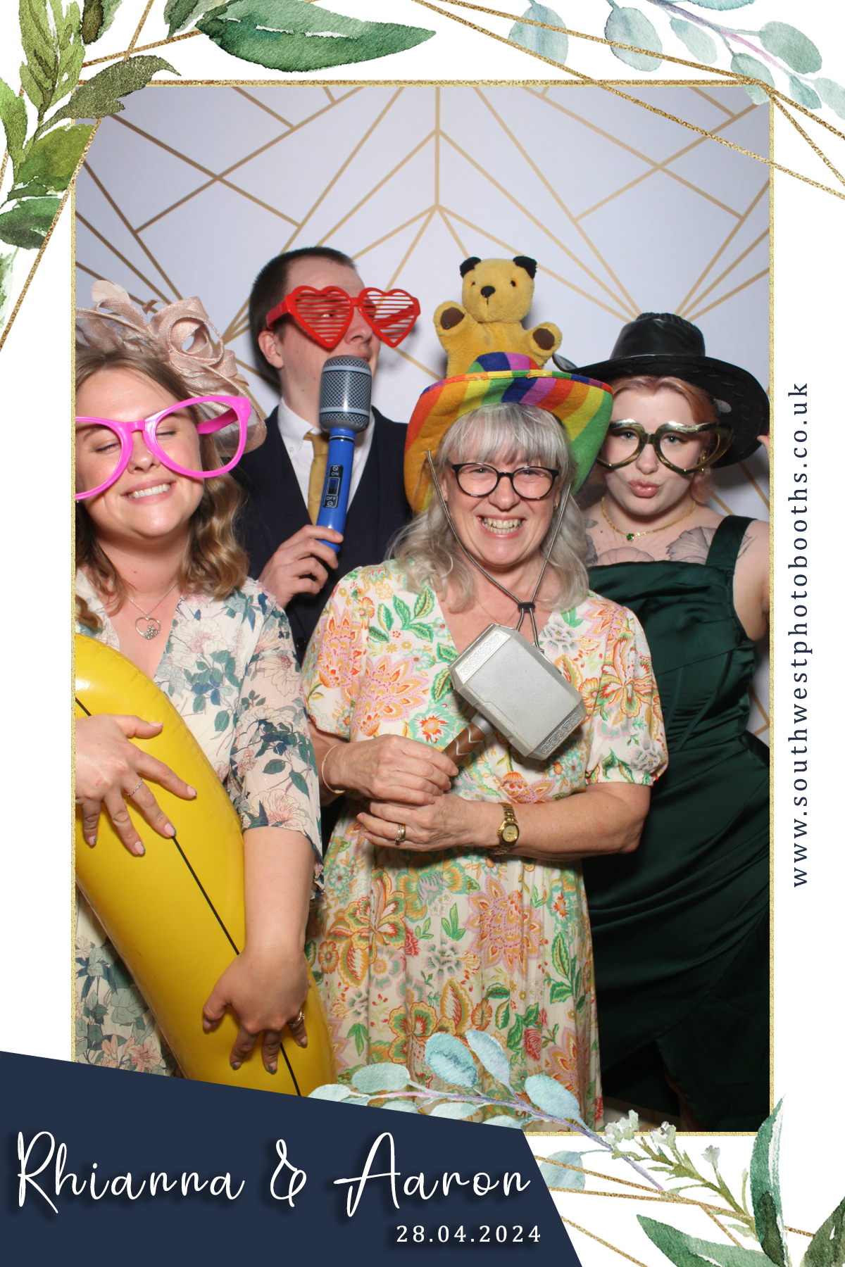 Rhianna and Aaron | View more photos from the event at gallery.southwestphotobooths.co.uk/u/SWPB/Rhianna-and-Aaron