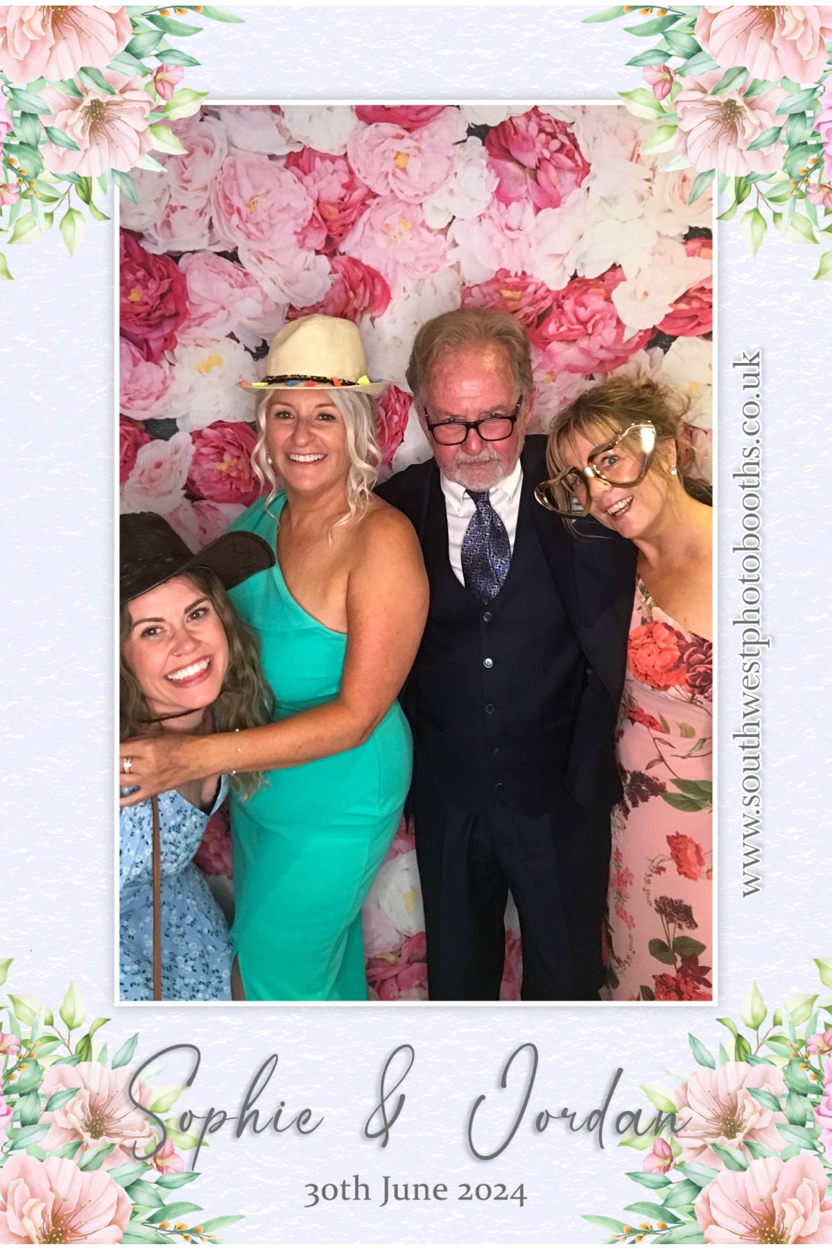 Sophie and Jordan | View more photos from the event at gallery.southwestphotobooths.co.uk/u/SWPB/Sophie-and-Jordan