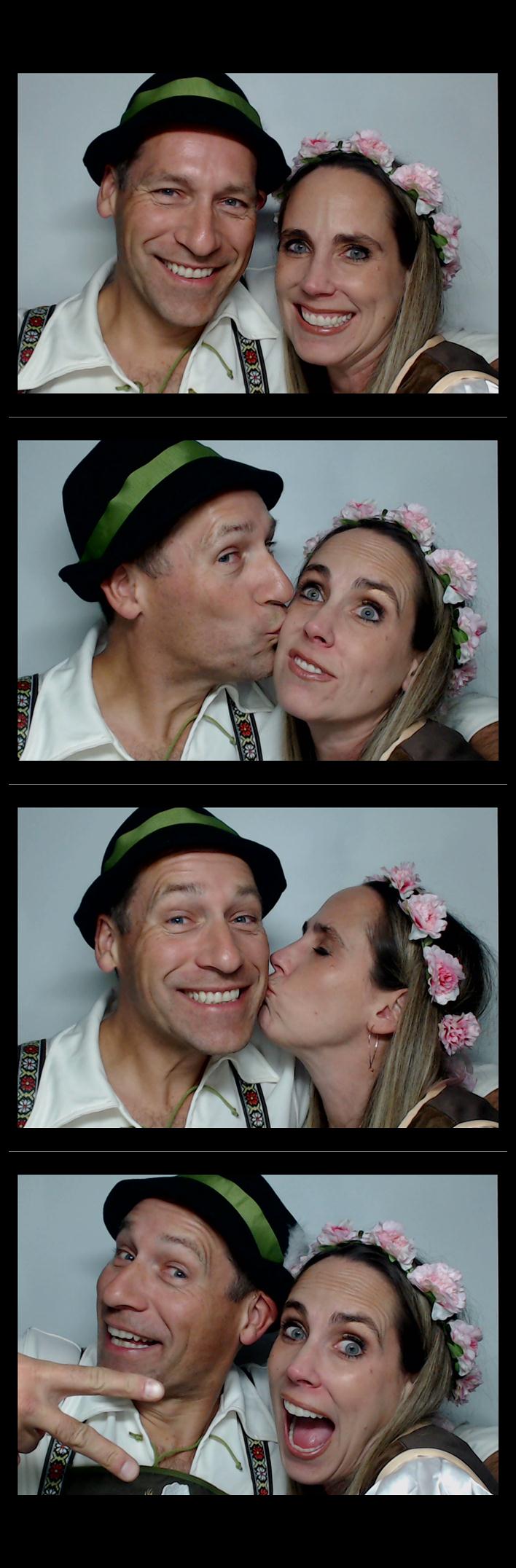 Four Bridges Halloween Party  | View more photos from the event at gallery.saycheesephotobooth.com/u/SayCheesePhotoBooth/Four-Bridges-Halloween-Party