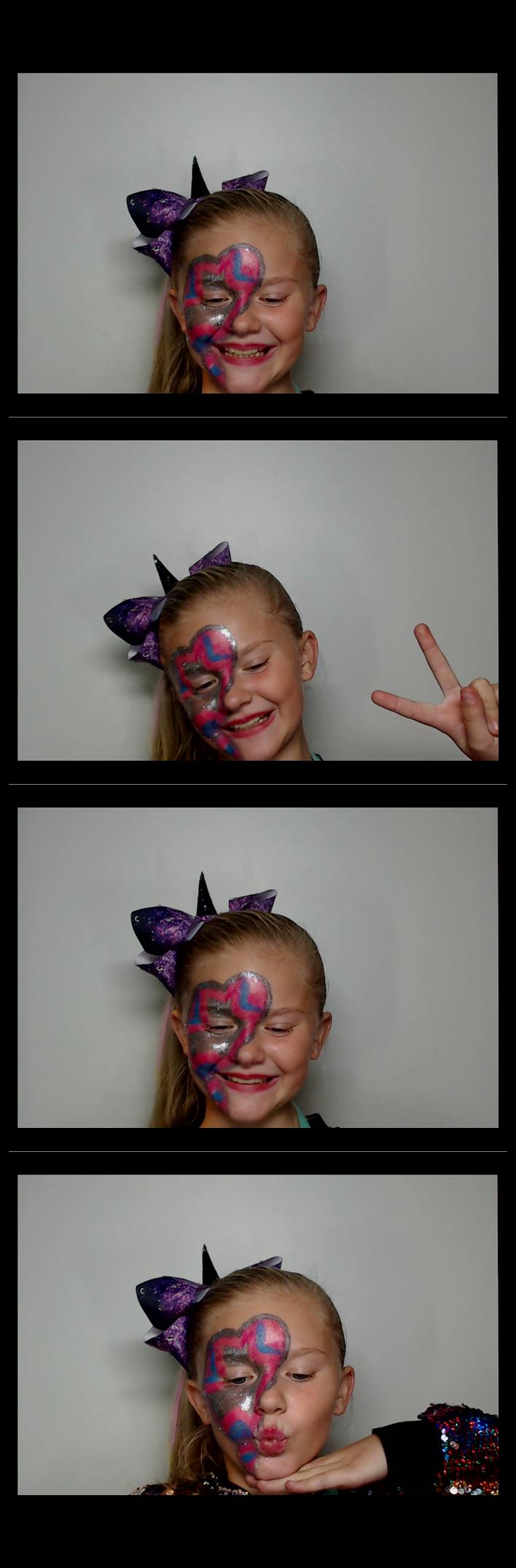 Four Bridges Halloween Party  | View more photos from the event at gallery.saycheesephotobooth.com/u/SayCheesePhotoBooth/Four-Bridges-Halloween-Party