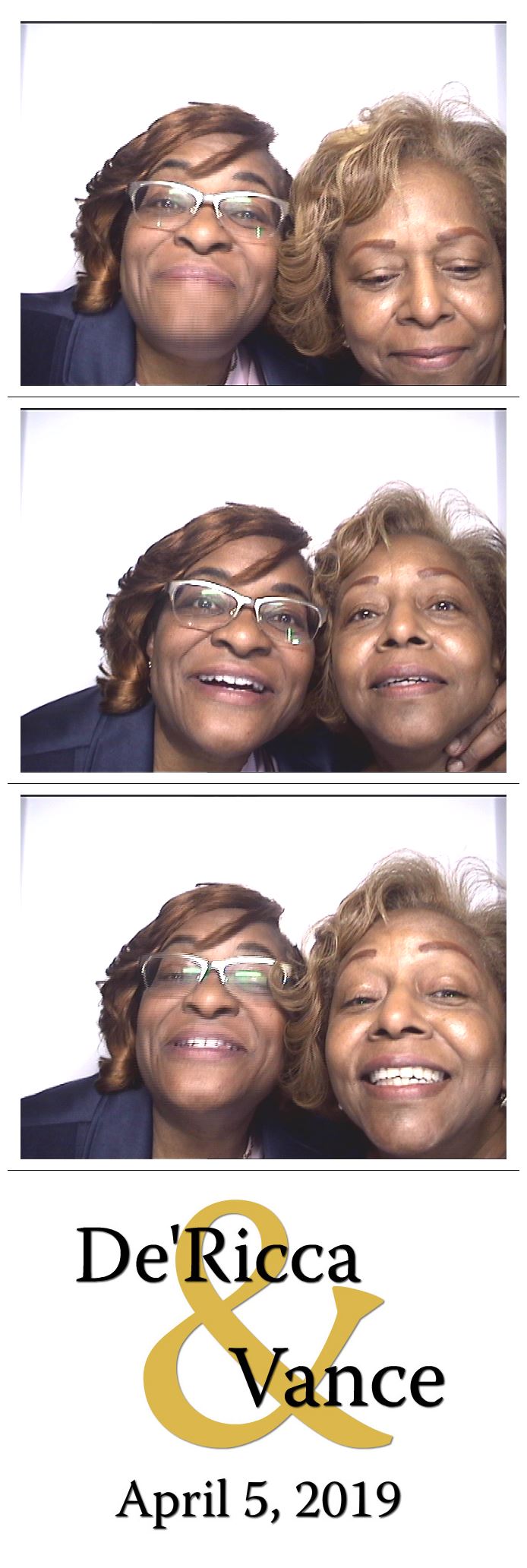 Groves Wedding  | View more photos from the event at gallery.saycheesephotobooth.com/u/SayCheesePhotoBooth/Groves-Wedding