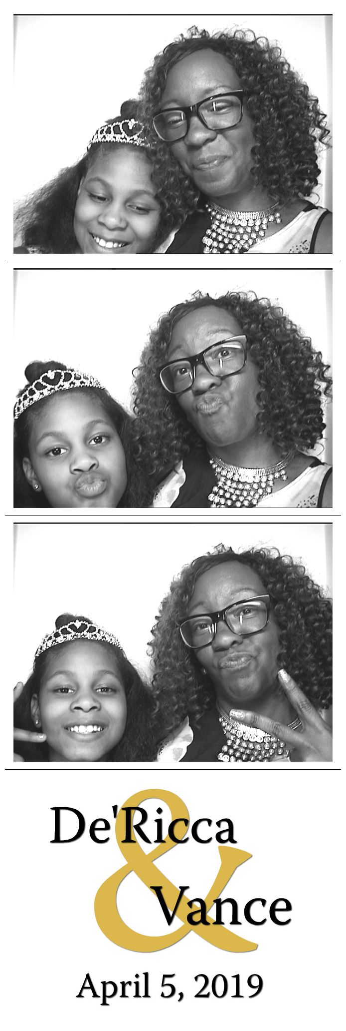 Groves Wedding  | View more photos from the event at gallery.saycheesephotobooth.com/u/SayCheesePhotoBooth/Groves-Wedding