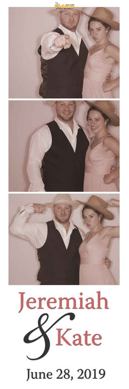 Hughes wedding  | View more photos from the event at gallery.saycheesephotobooth.com/u/SayCheesePhotoBooth/Hughes-wedding