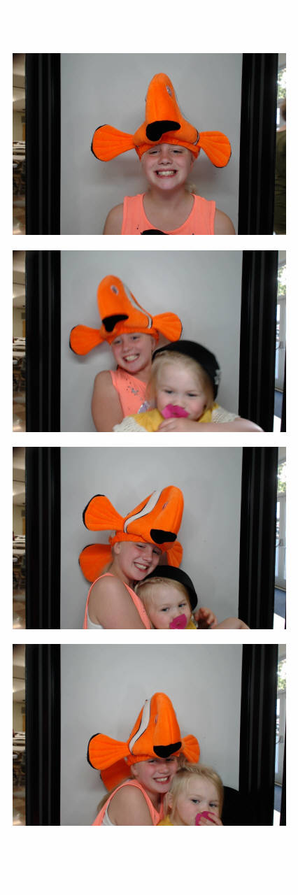 MacKenzie's Grad Party  | View more photos from the event at gallery.saycheesephotobooth.com/u/SayCheesePhotoBooth/MacKenzies-Grad-Party