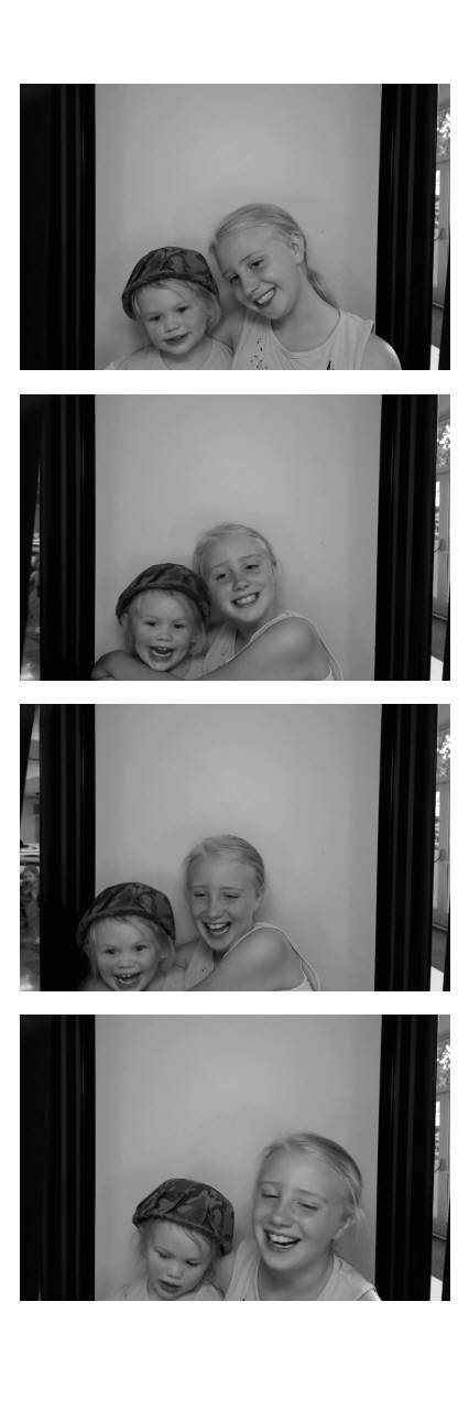 MacKenzie's Grad Party  | View more photos from the event at gallery.saycheesephotobooth.com/u/SayCheesePhotoBooth/MacKenzies-Grad-Party