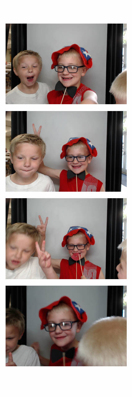 MacKenzie's Grad Party  | View more photos from the event at gallery.saycheesephotobooth.com/u/SayCheesePhotoBooth/MacKenzies-Grad-Party