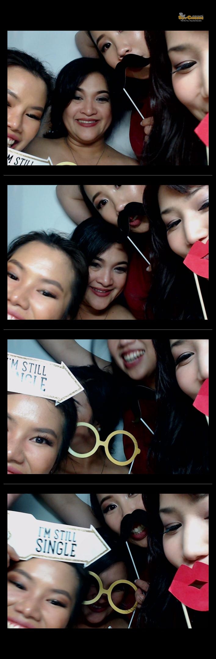 Newell Wedding  | View more photos from the event at gallery.saycheesephotobooth.com/u/SayCheesePhotoBooth/Newell-Wedding